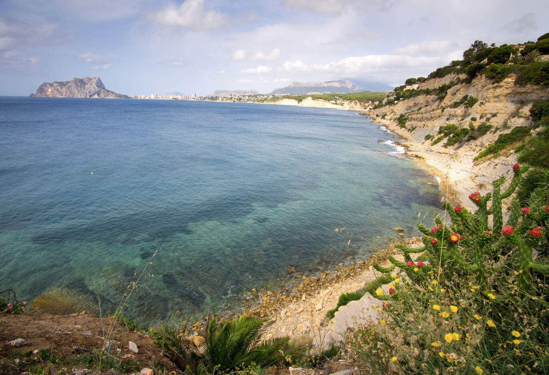 DEST_SPAIN_MORAIRA_CAP_BLANC_COVE_GettyImages-1366210089