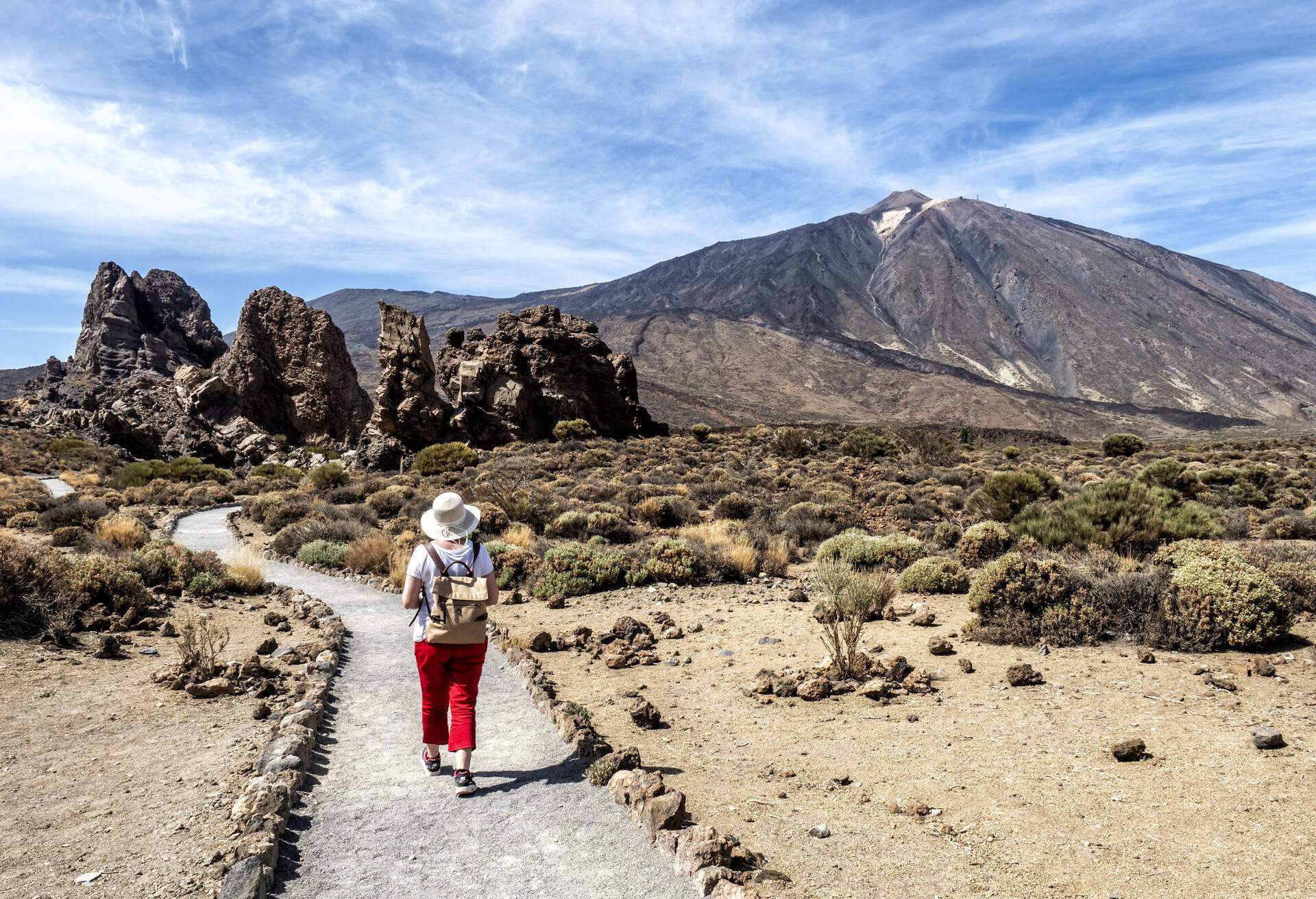dest_spain_canary-islands_tenerife_person_hiking
