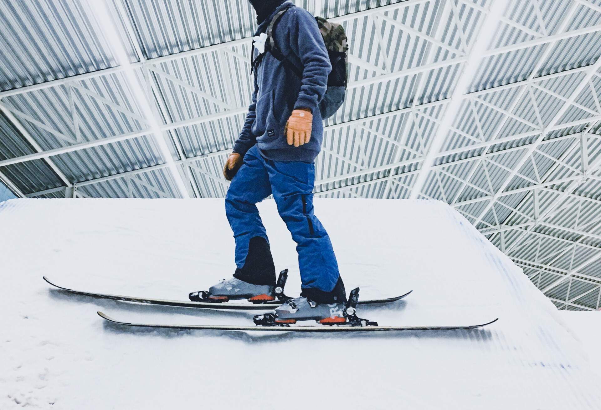 theme-indoor-ski-man-gettyimages.jpg