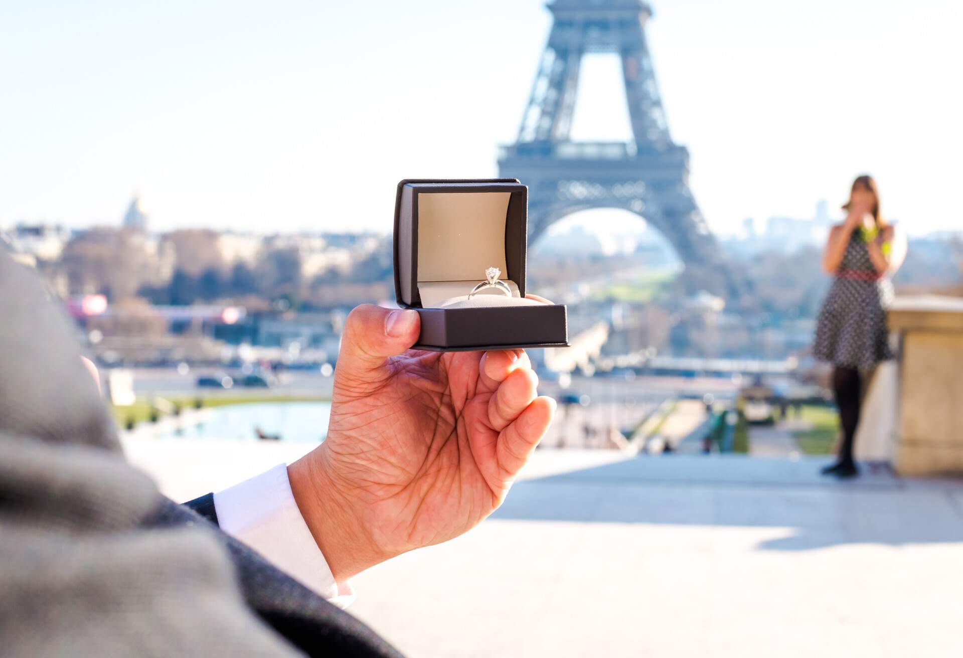 romantic propose in paris