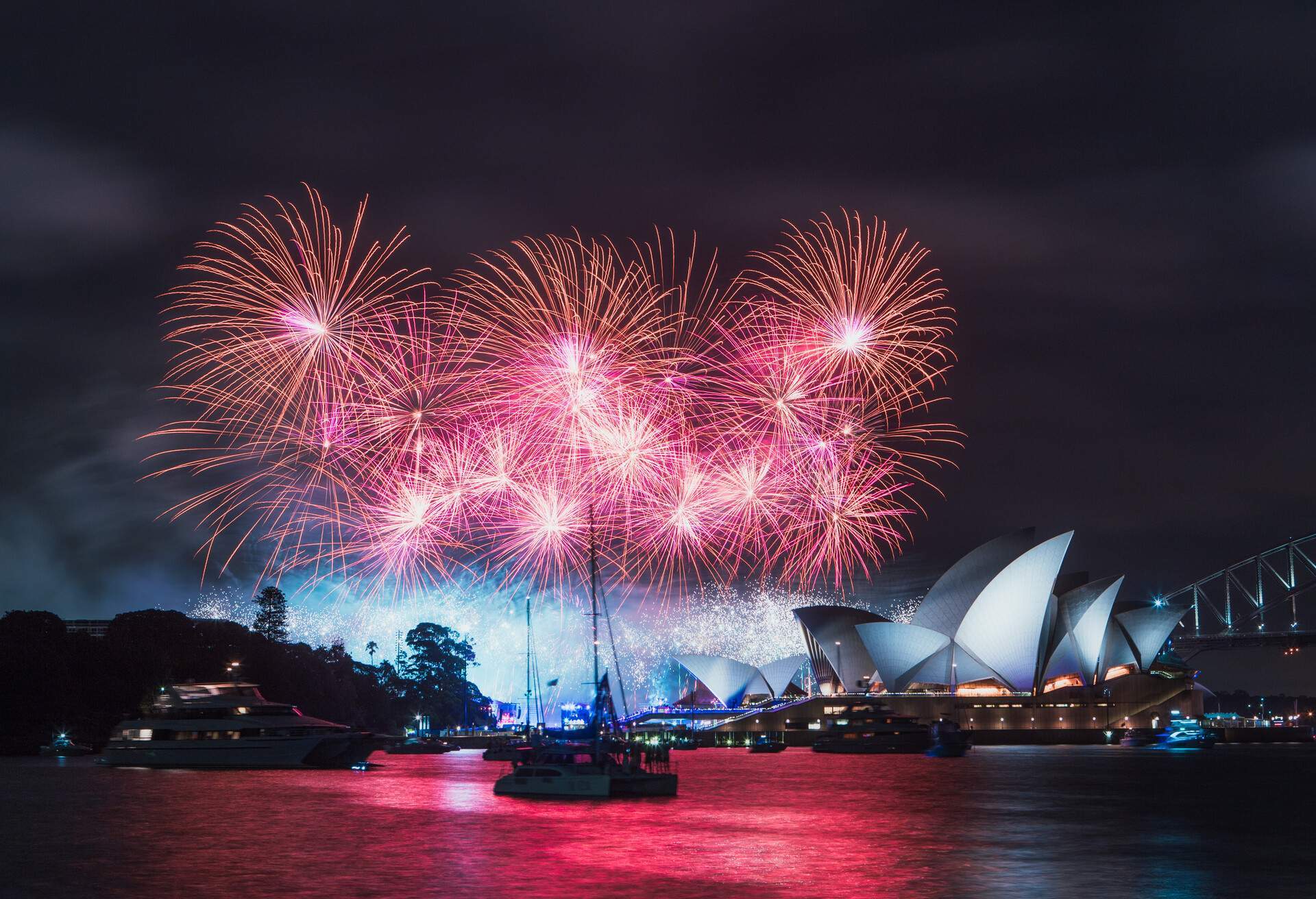 AUSTRALIA_SYDNEY-OPERA-HOUSE_FIREWORKS