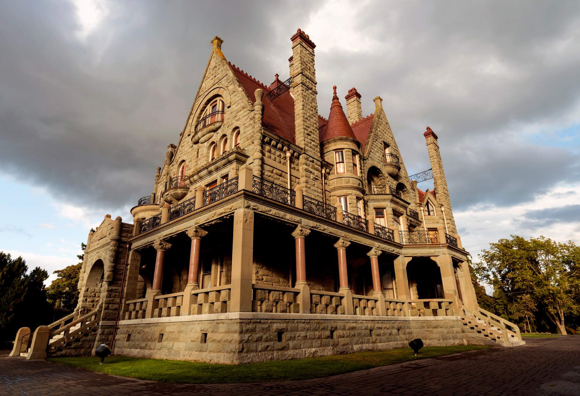 DEST_CANADA_BC_VICTORIA_CRAIGDARROCH_CASTLE_GettyImages-641518774