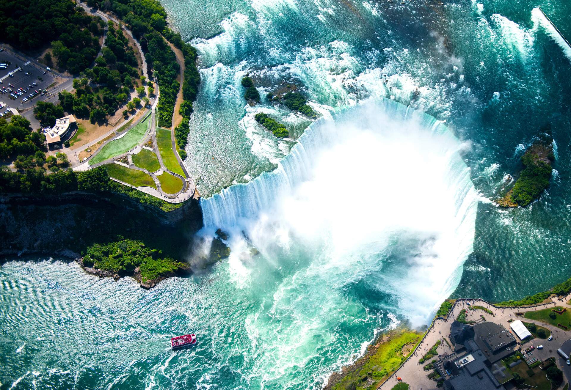 DEST_CANADA_NIAGARA-FALLS_AERIAL_shutterstock-premier_546768568