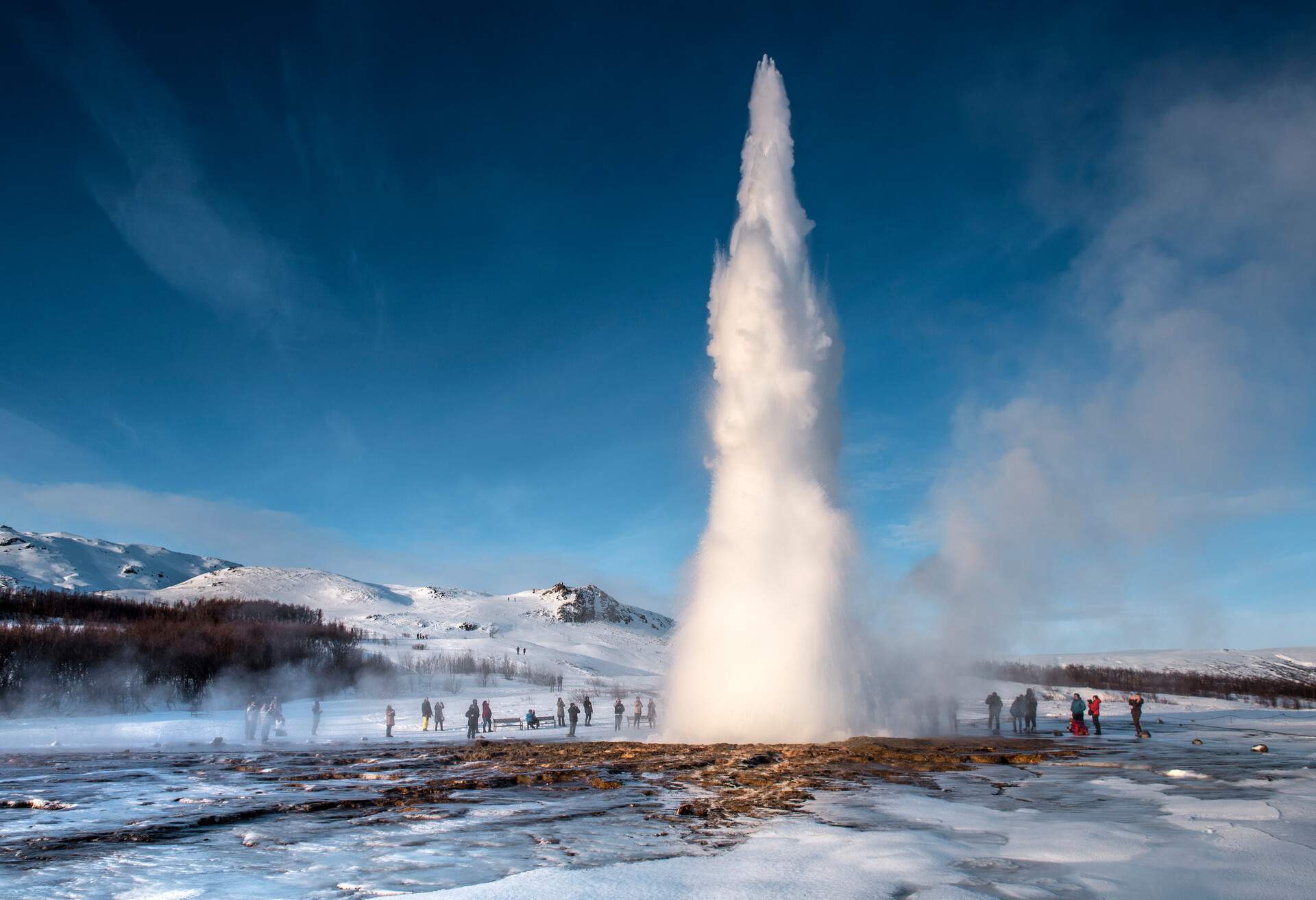 The erupting Great Geysir.