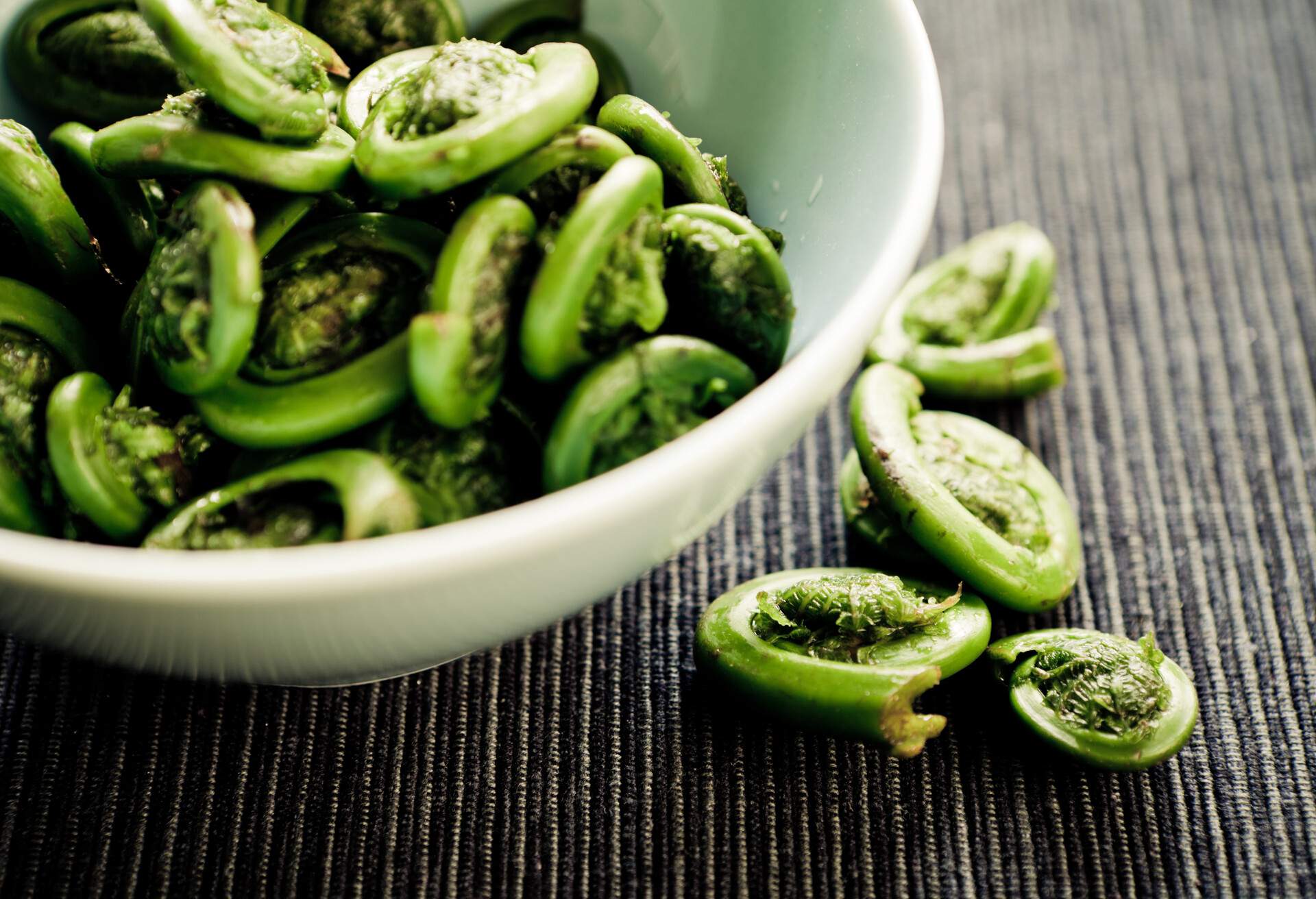 THEME_FOOD_CANADIAN_FIDDLEHEADS_GettyImages-170931919