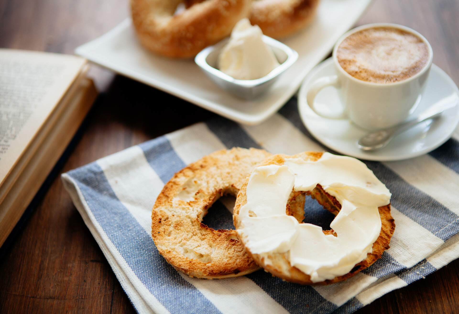 THEME_FOOD_CANADIAN_MONTREAL_BAGEL_GettyImages-903742886