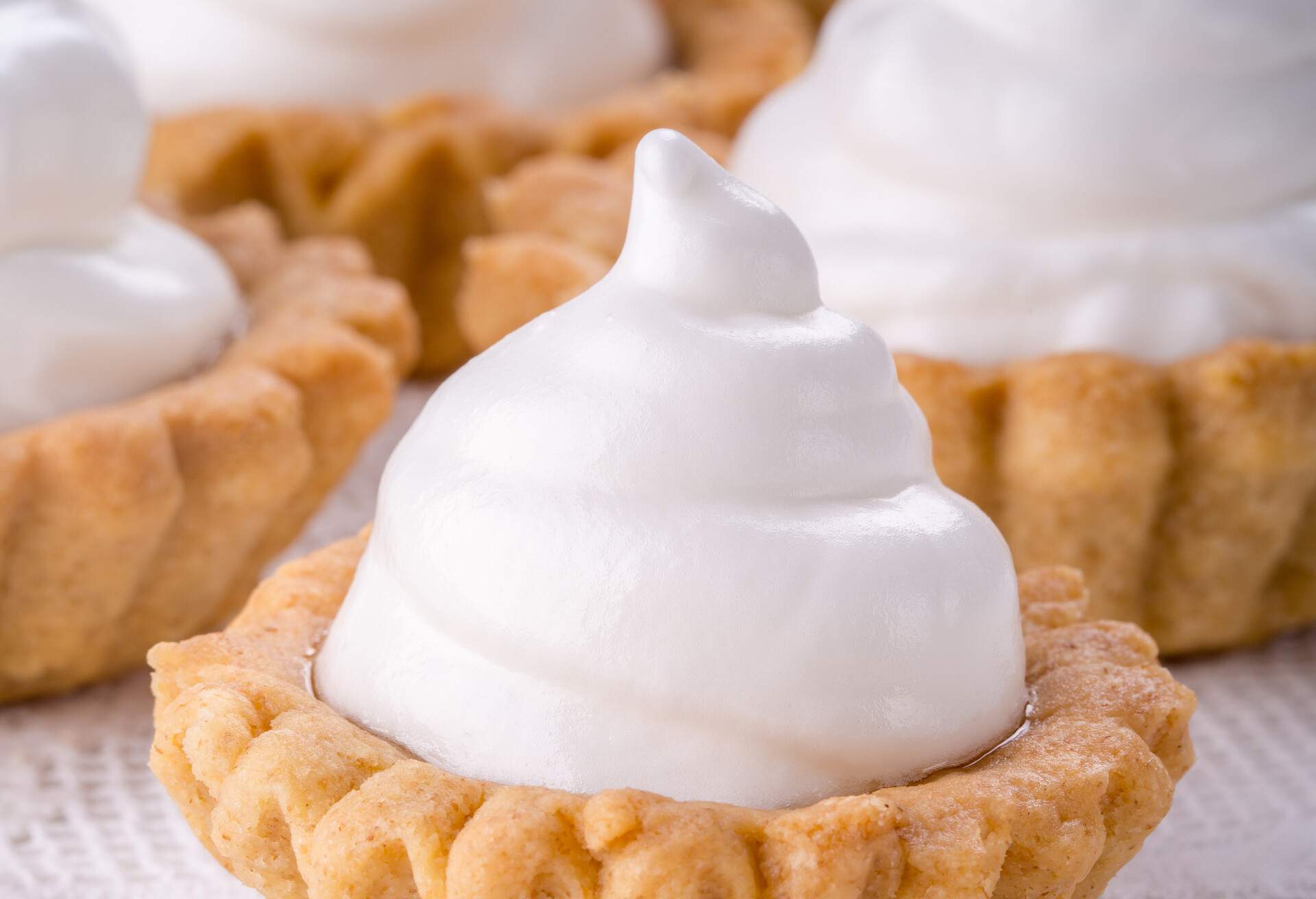 FOOD_SHORTCRUST_TARTLETS_ITALIAN_MERINGUE