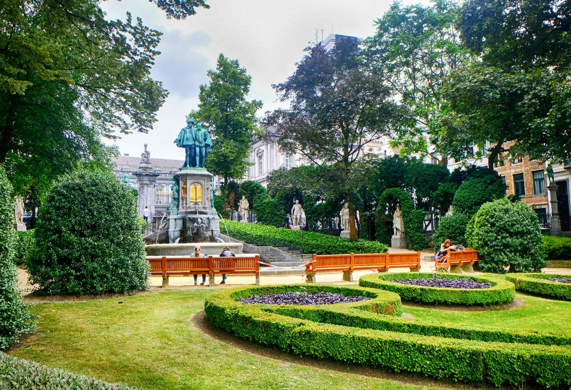 DEST_BELGIUM_BRUSSELS_PETIT_SABLON_PARK_GettyImages-1060295942