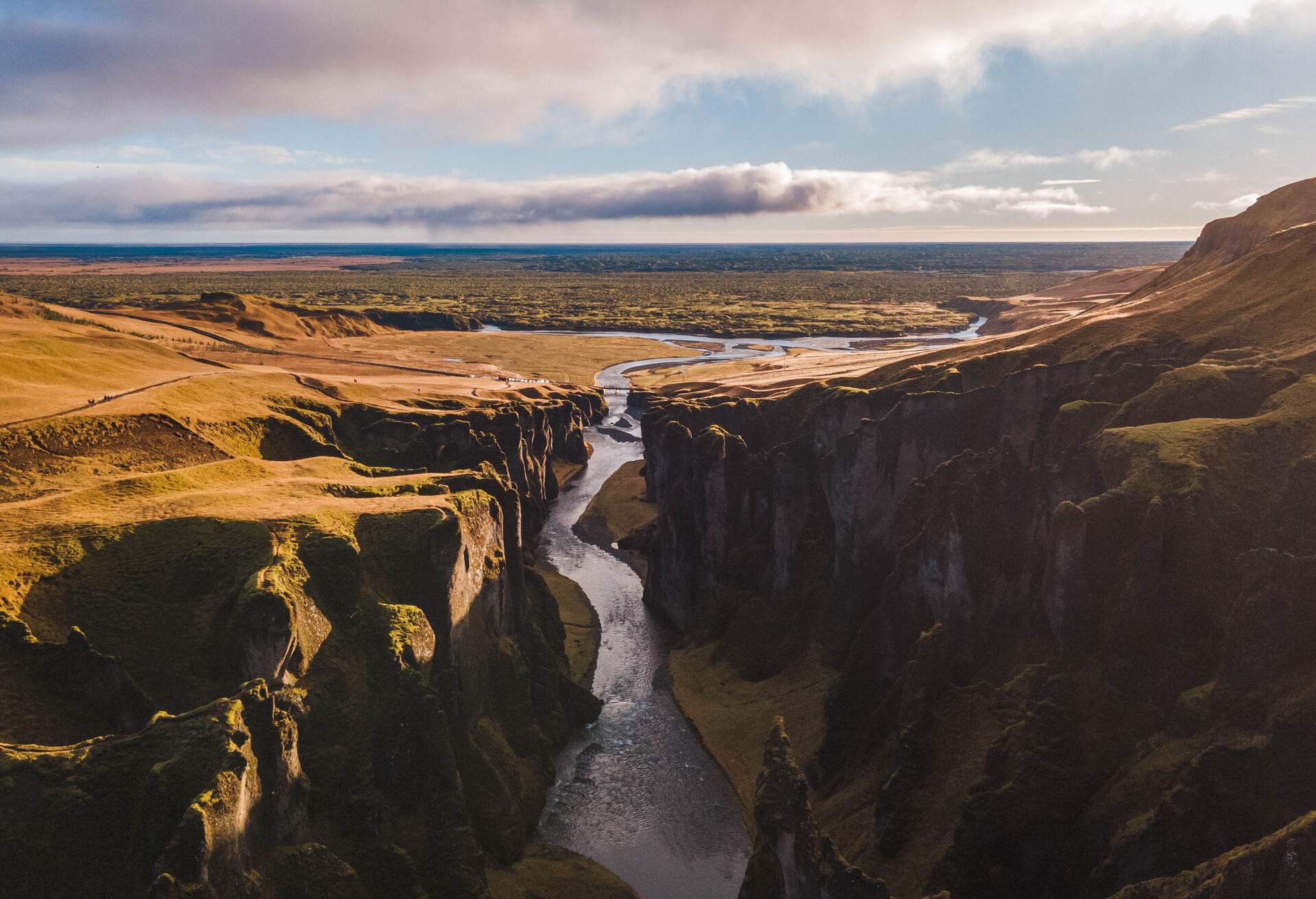 a spectacular horsehoe-shaped depression in northeast Iceland 