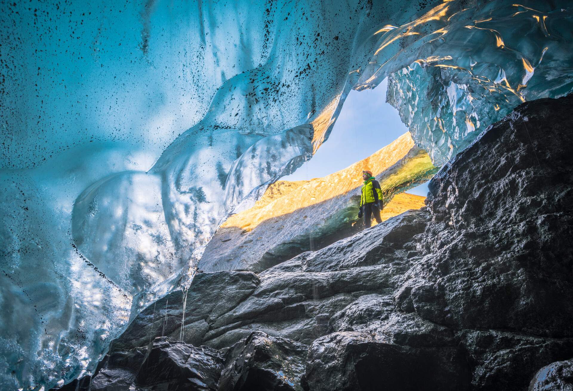 ICELAND_ICE_CAVE_VATNAJOKULL_GALCIER