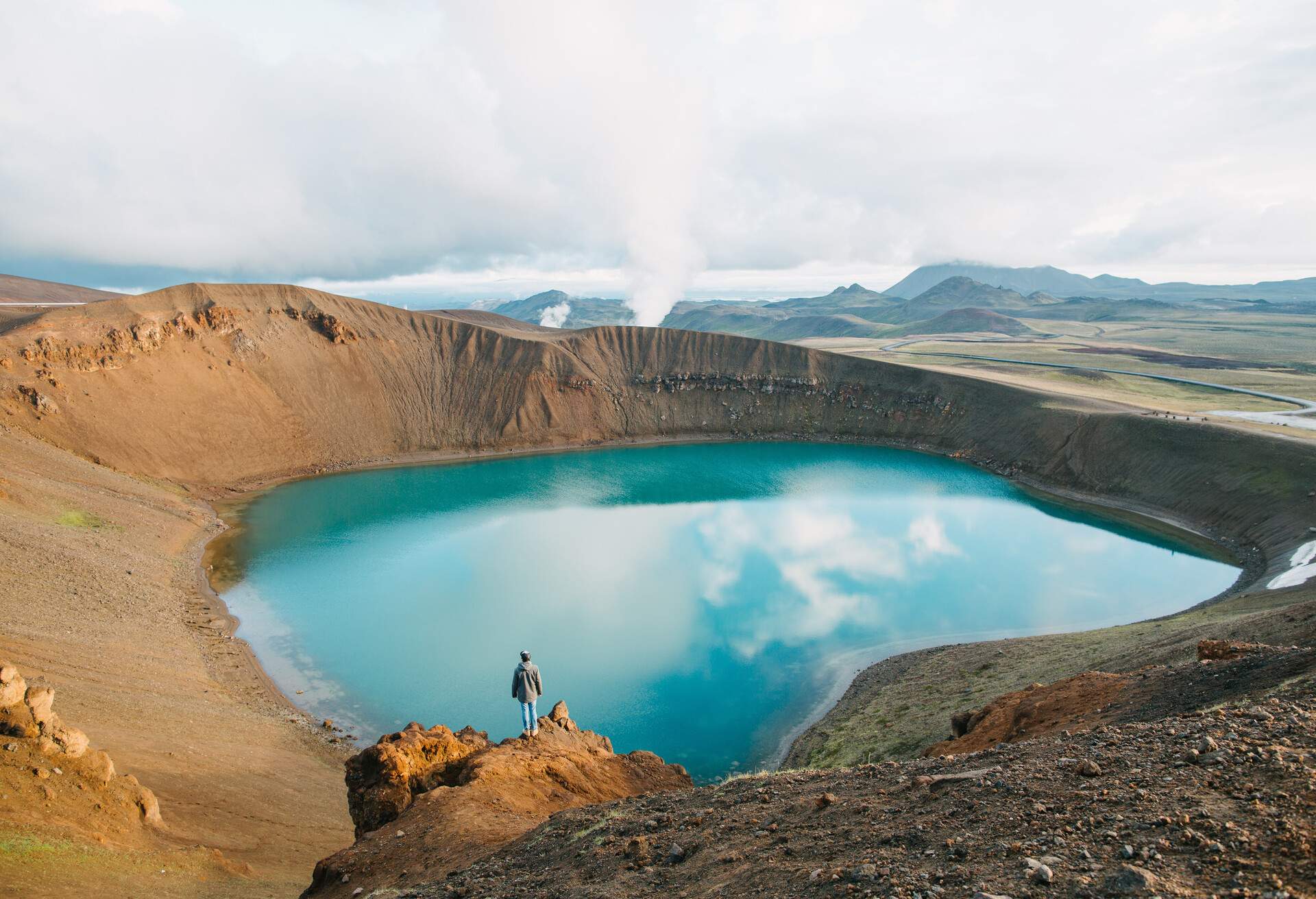 DEST_ICELAND_KRAFLA_LAKE_VITI_GettyImages-941378808