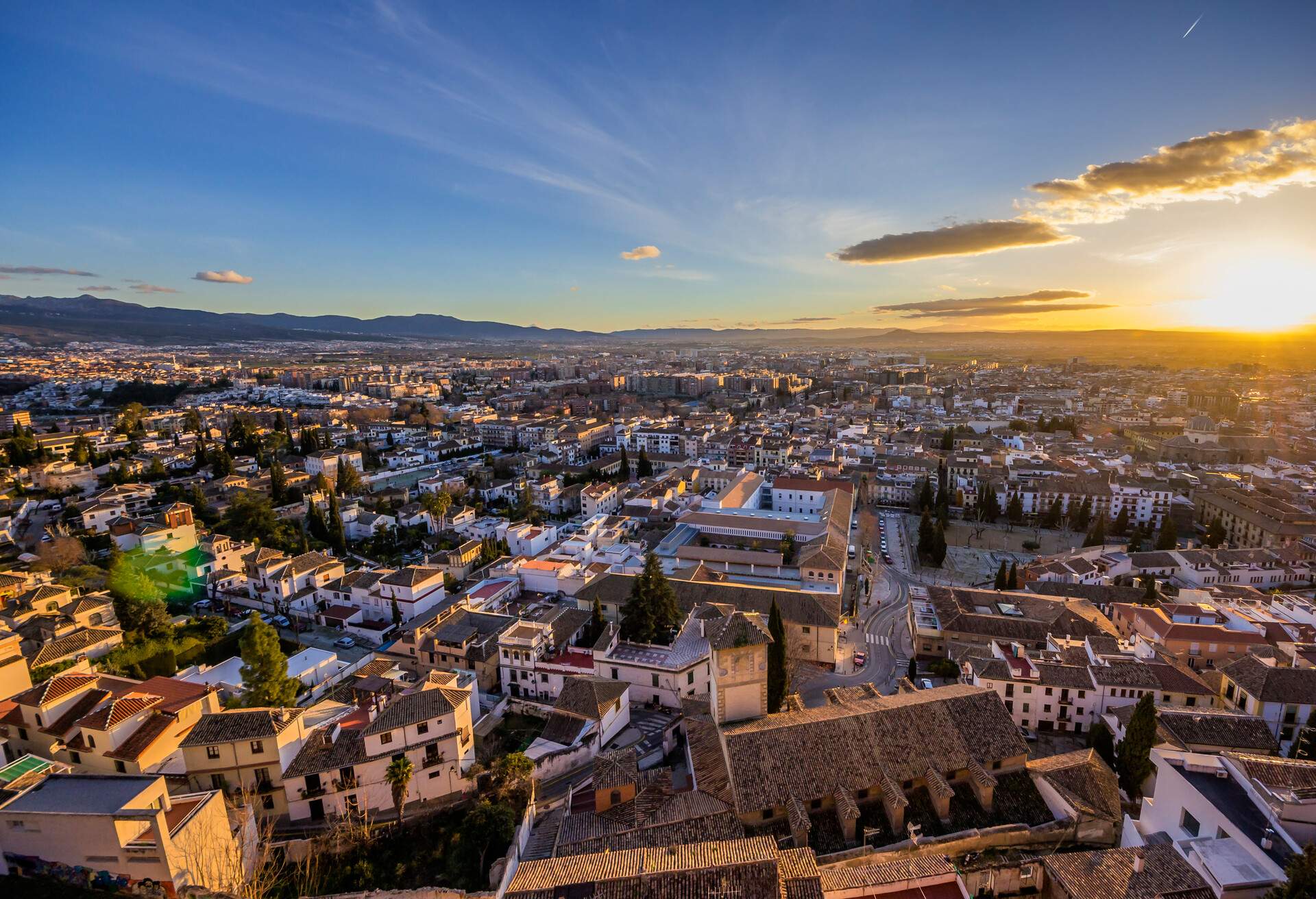DEST_SPAIN_GRANADA_View_from_Realejo_GettyImages-557388919