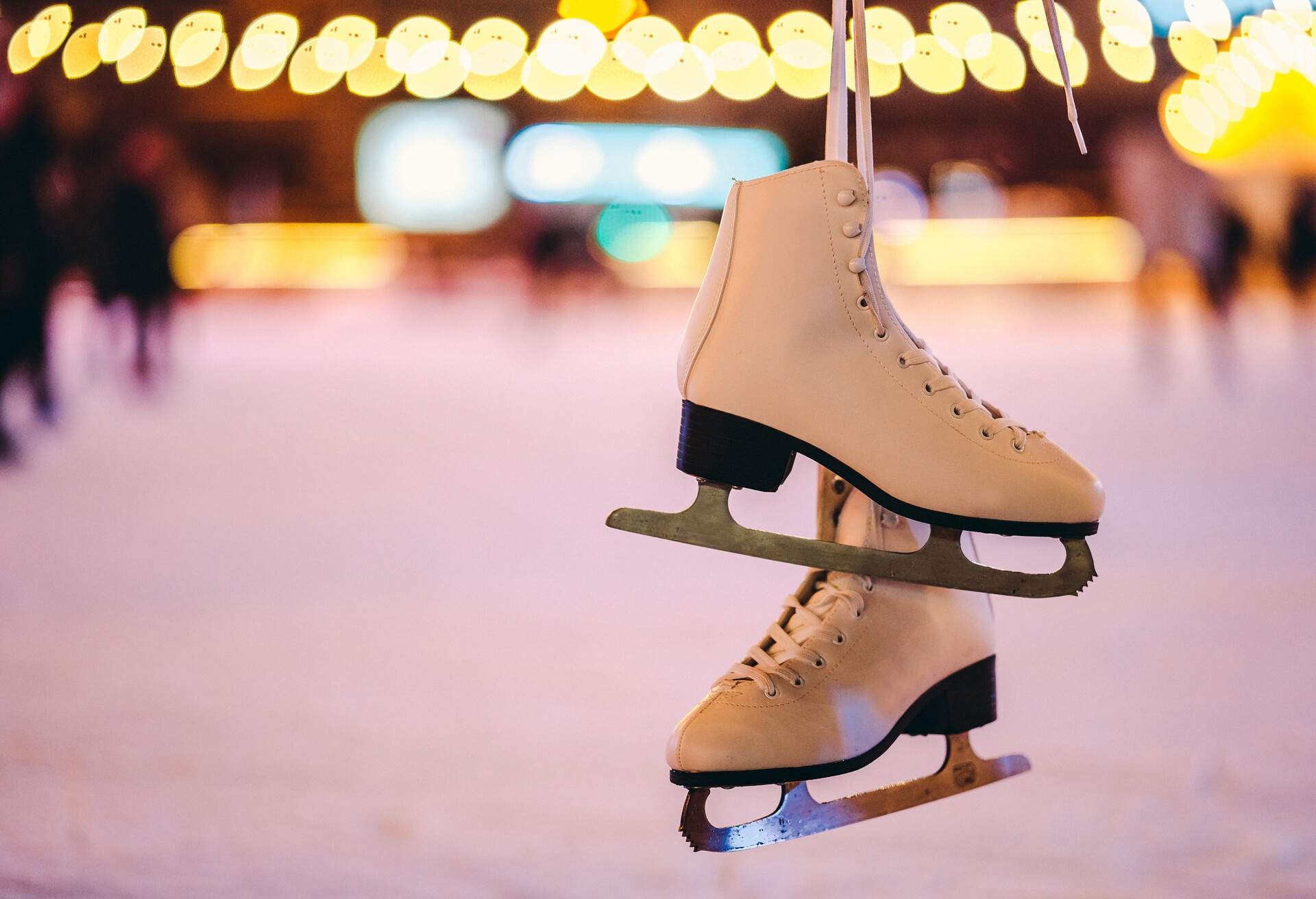 ICE_RINK_SKATES