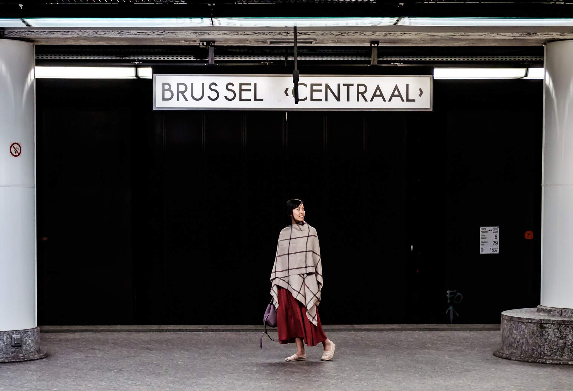 dest_belgium_brussels_central_station_woman_gettyimages-1198189098_universal_within-usage-period_94122