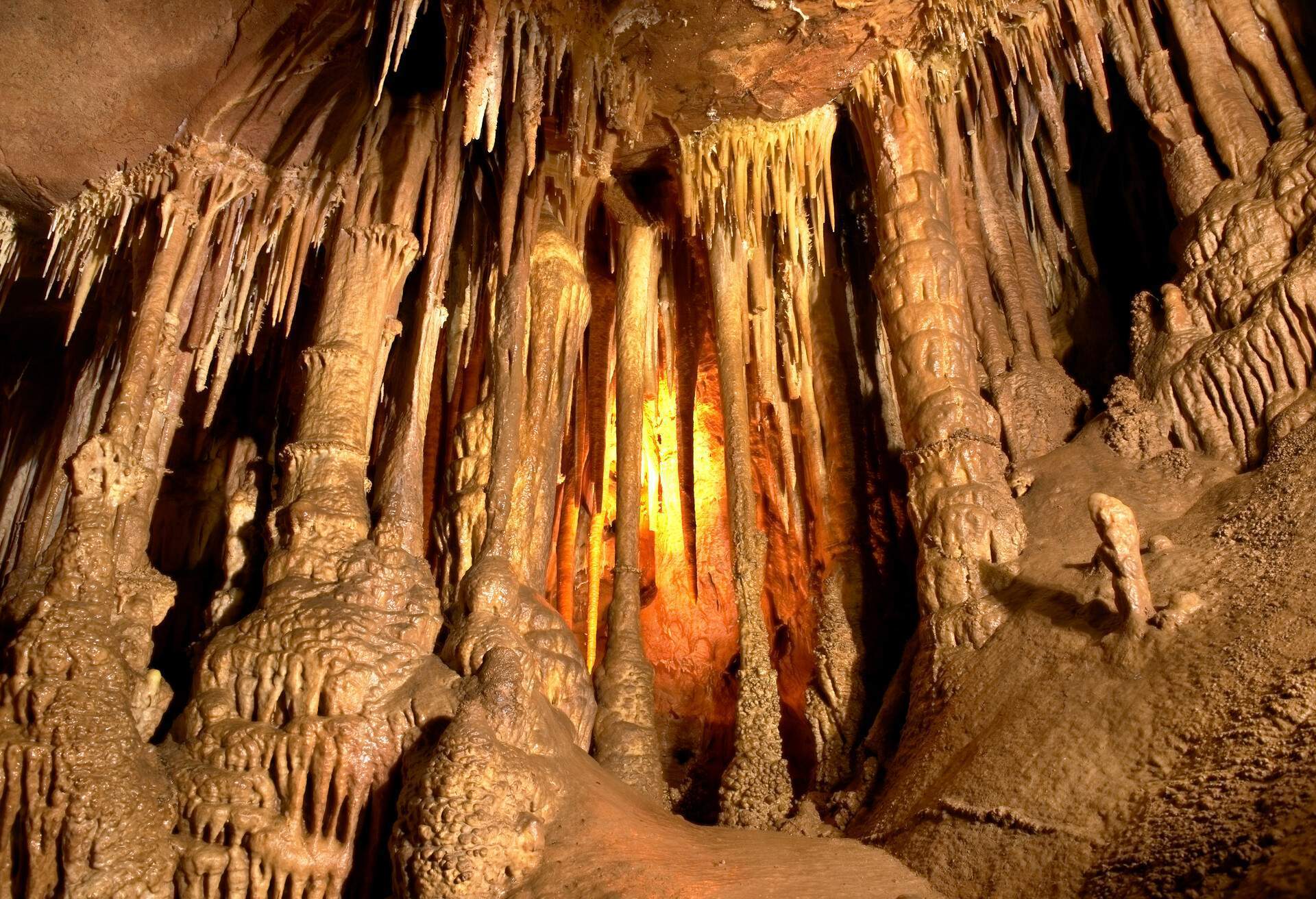 NEW-ZEALAND_WAITOMO_ARANUI-CAVES