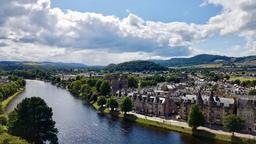 Encuentra vuelos baratos a Inverness