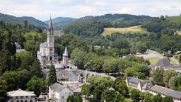 Encuentra vuelos baratos a Lourdes