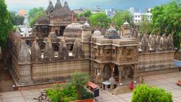 Encuentra vuelos baratos a Ahmedabad