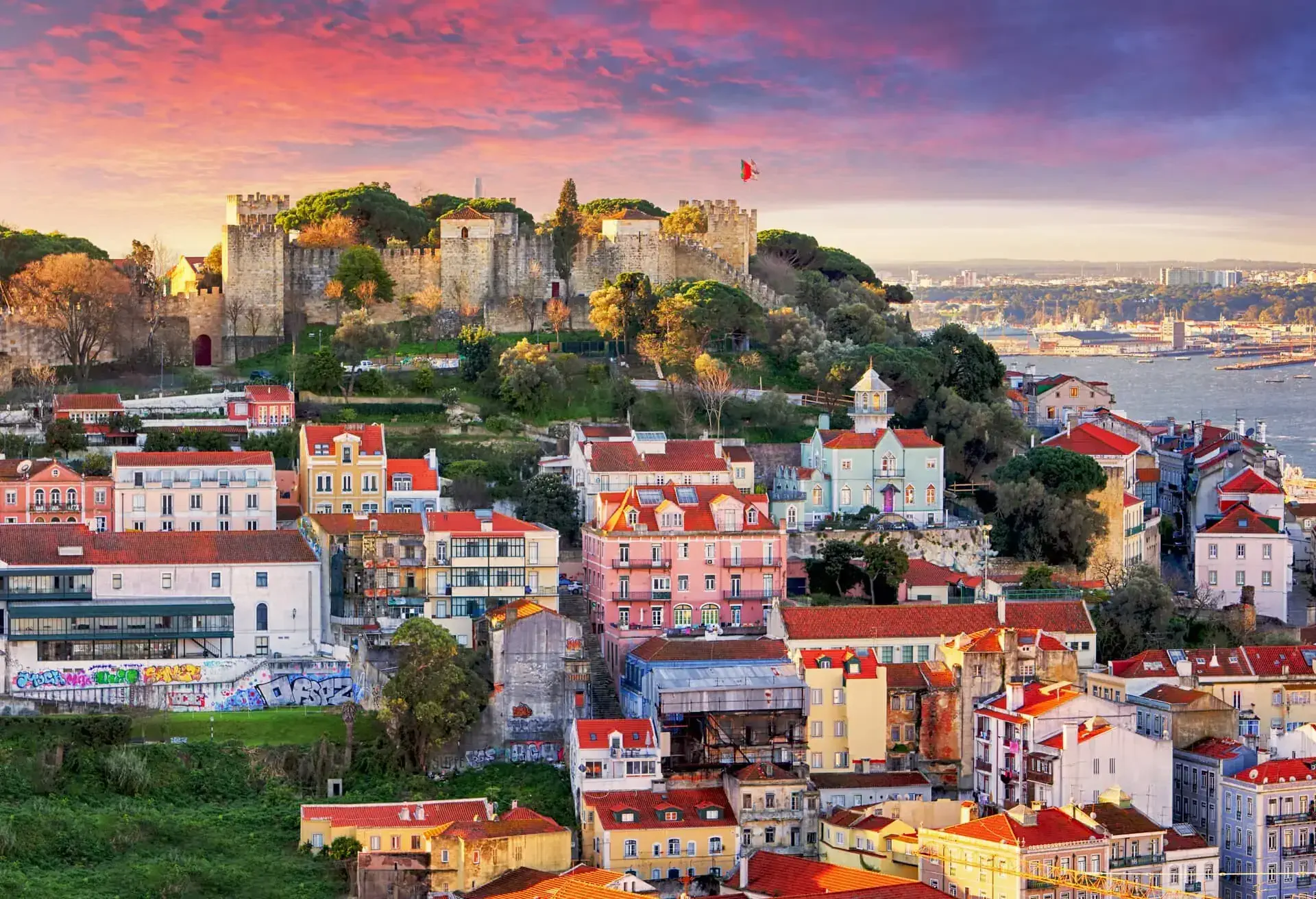 dest_portugal_lisbon_sao-jorge-castle