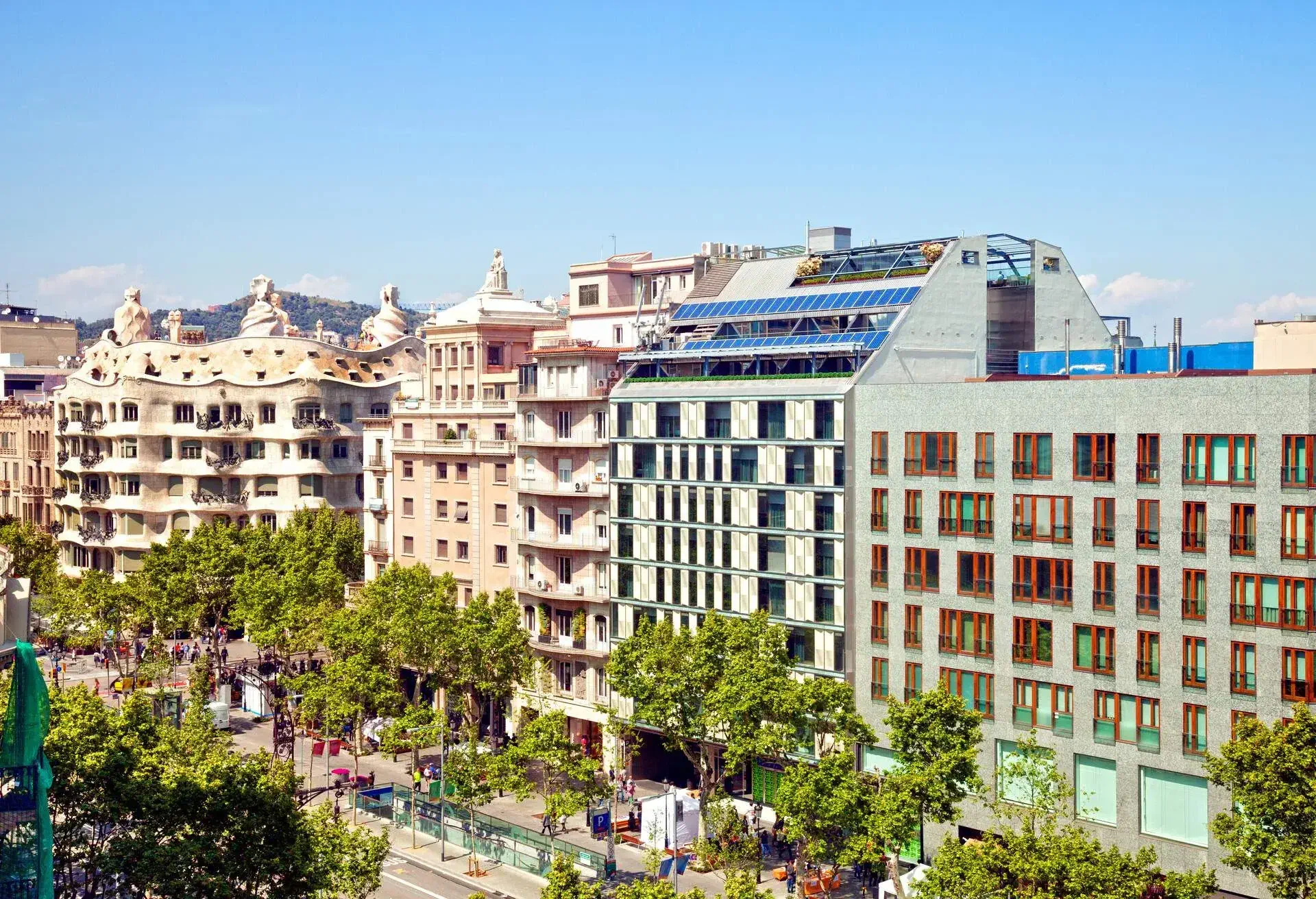 DEST_SPAIN_BARCELONA_CASA_PEDRERA_MILA_PASEO-DE-GRACIA_GettyImages-471443868