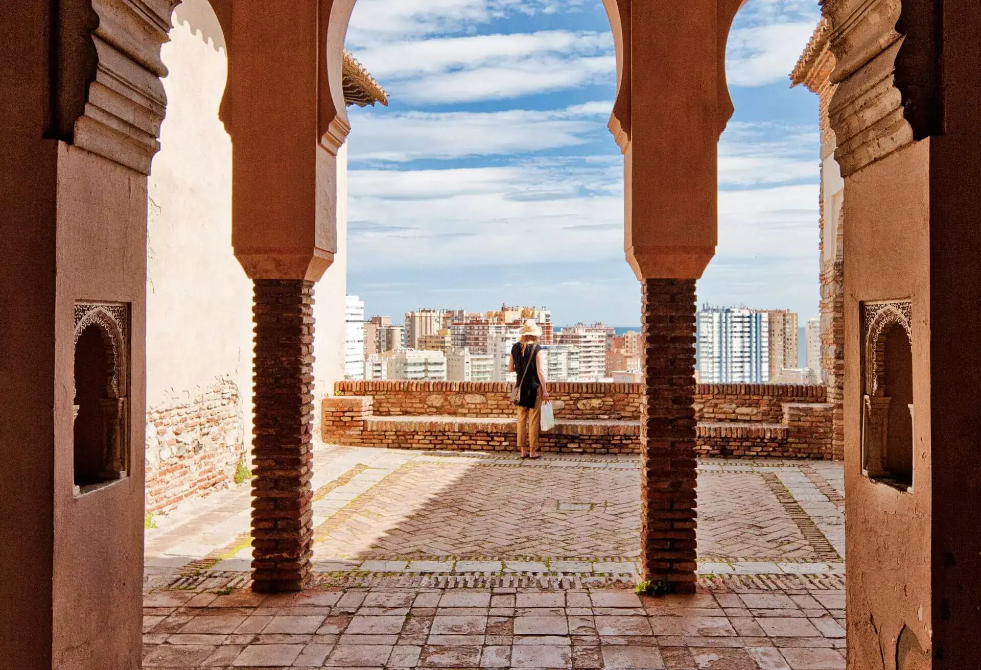 dest_spain_malaga_alcazaba_gettyimages-168658098_universal_within-usage-period_82752