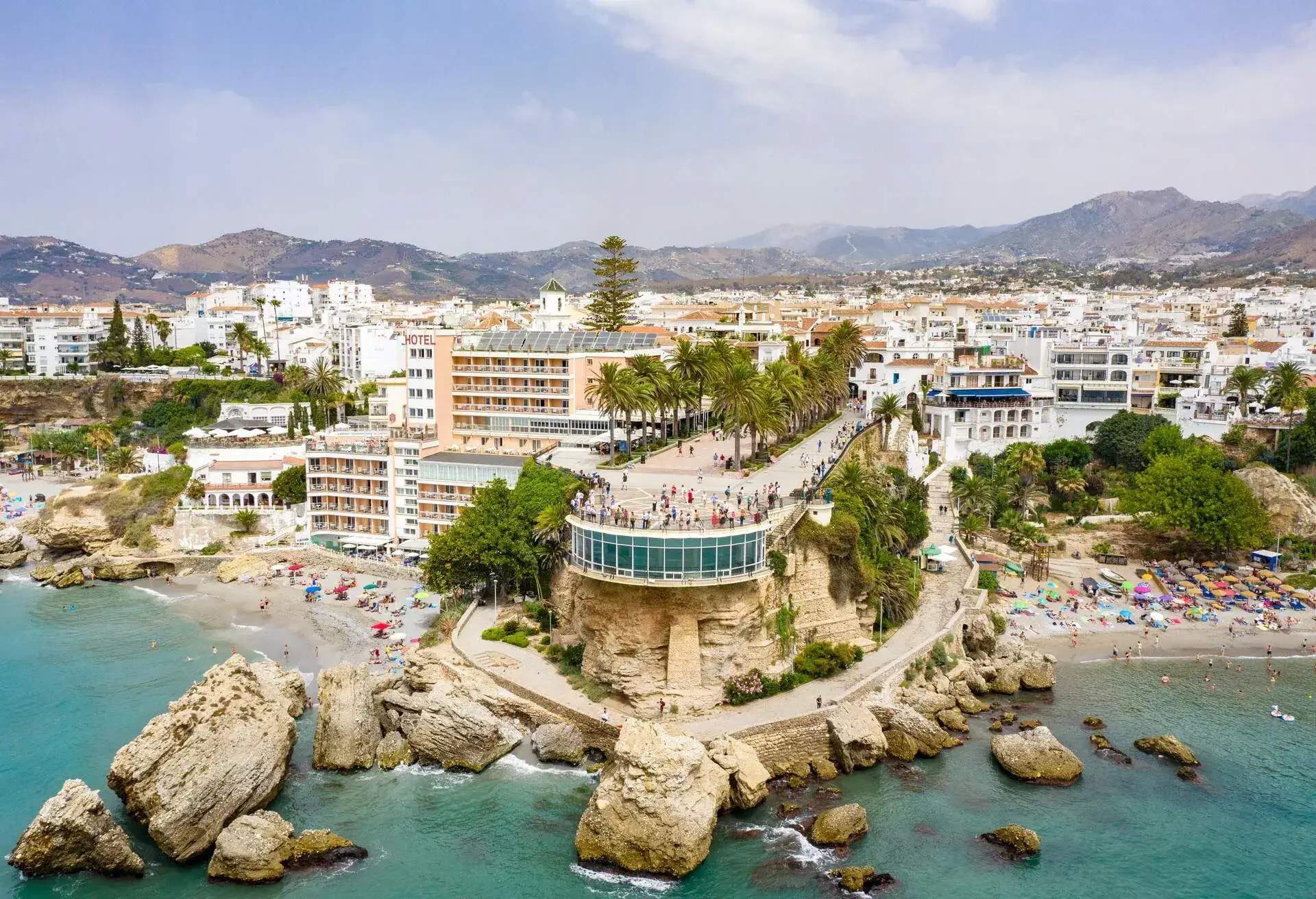 DEST_SPAIN_NERJA_Balcon de Europa_GettyImages-1170266352
