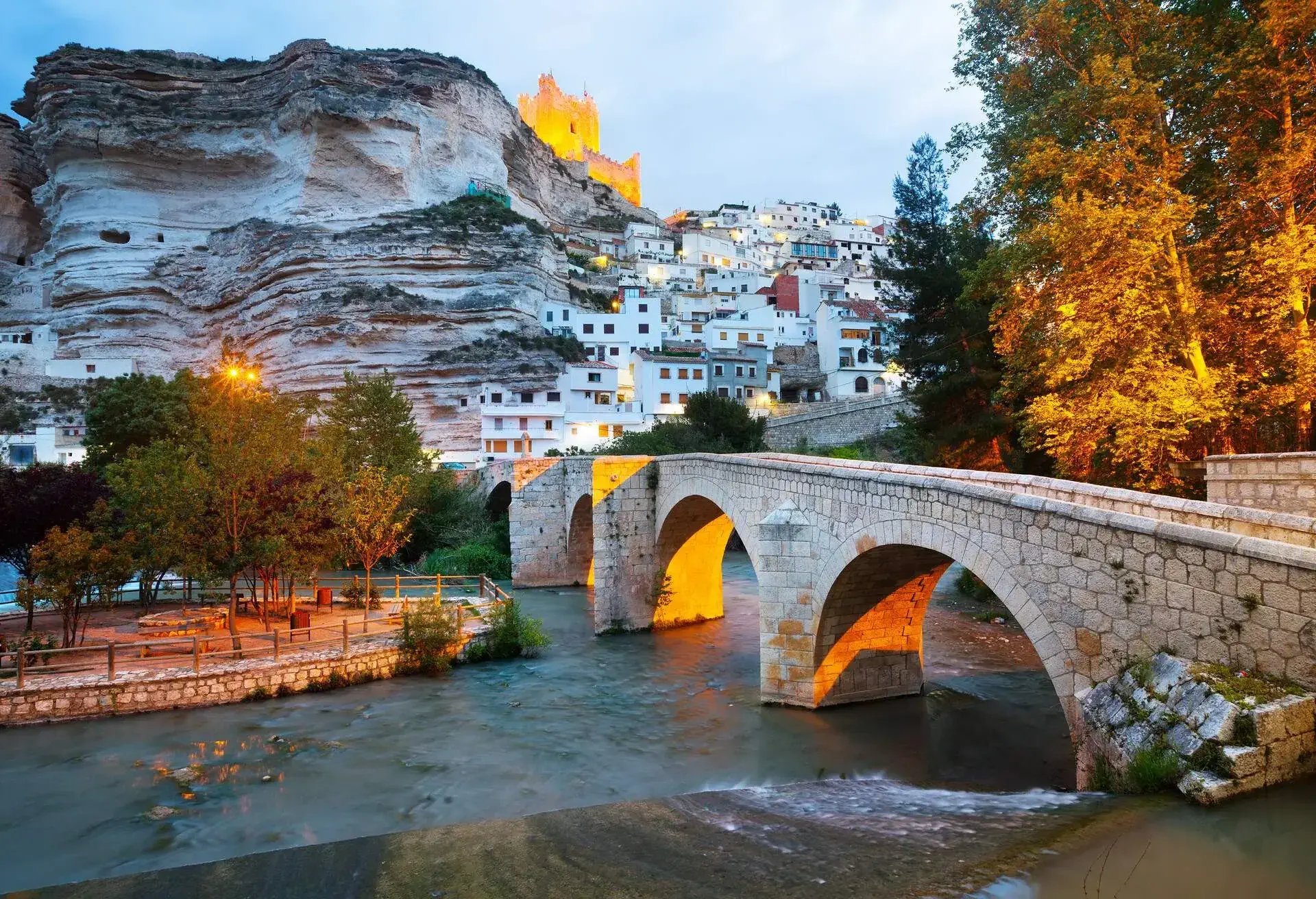 DEST_SPAIN_ALBACETE_CASTLE OF ALCALA DEL JUCAR_shutterstock-premier_449834533
