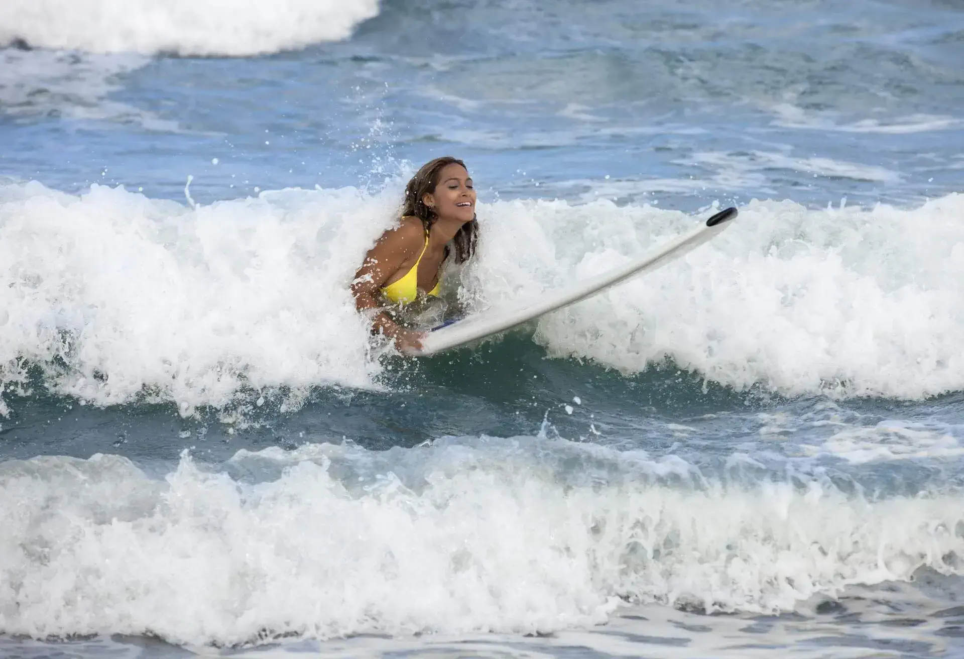DEST_USA_FLORIDA_THEME_SURFING_shutterstock_429586060