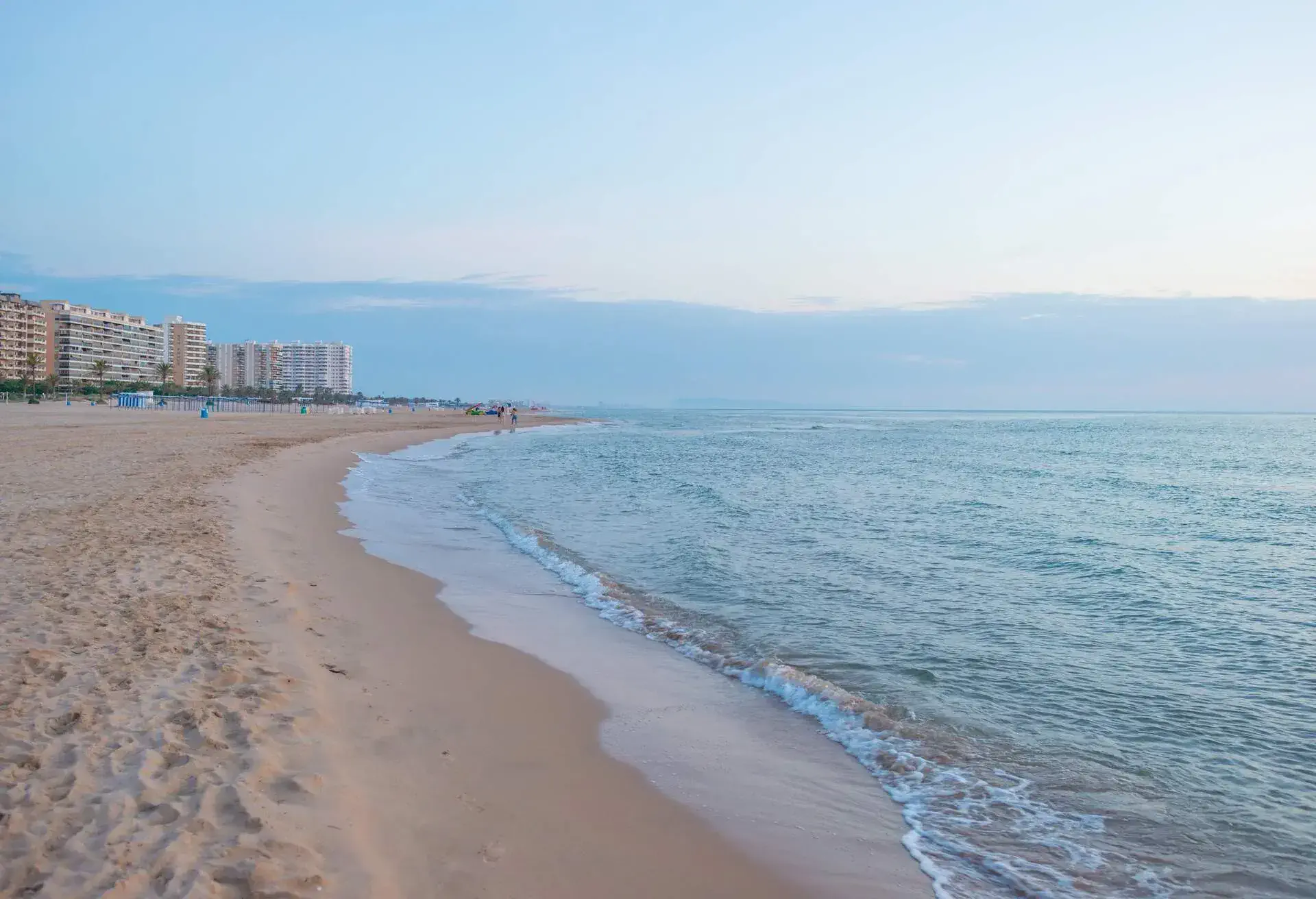 DEST_SPAIN_VALENCIA_GANDIA_GANDIA-BEACH_GettyImages-801855640