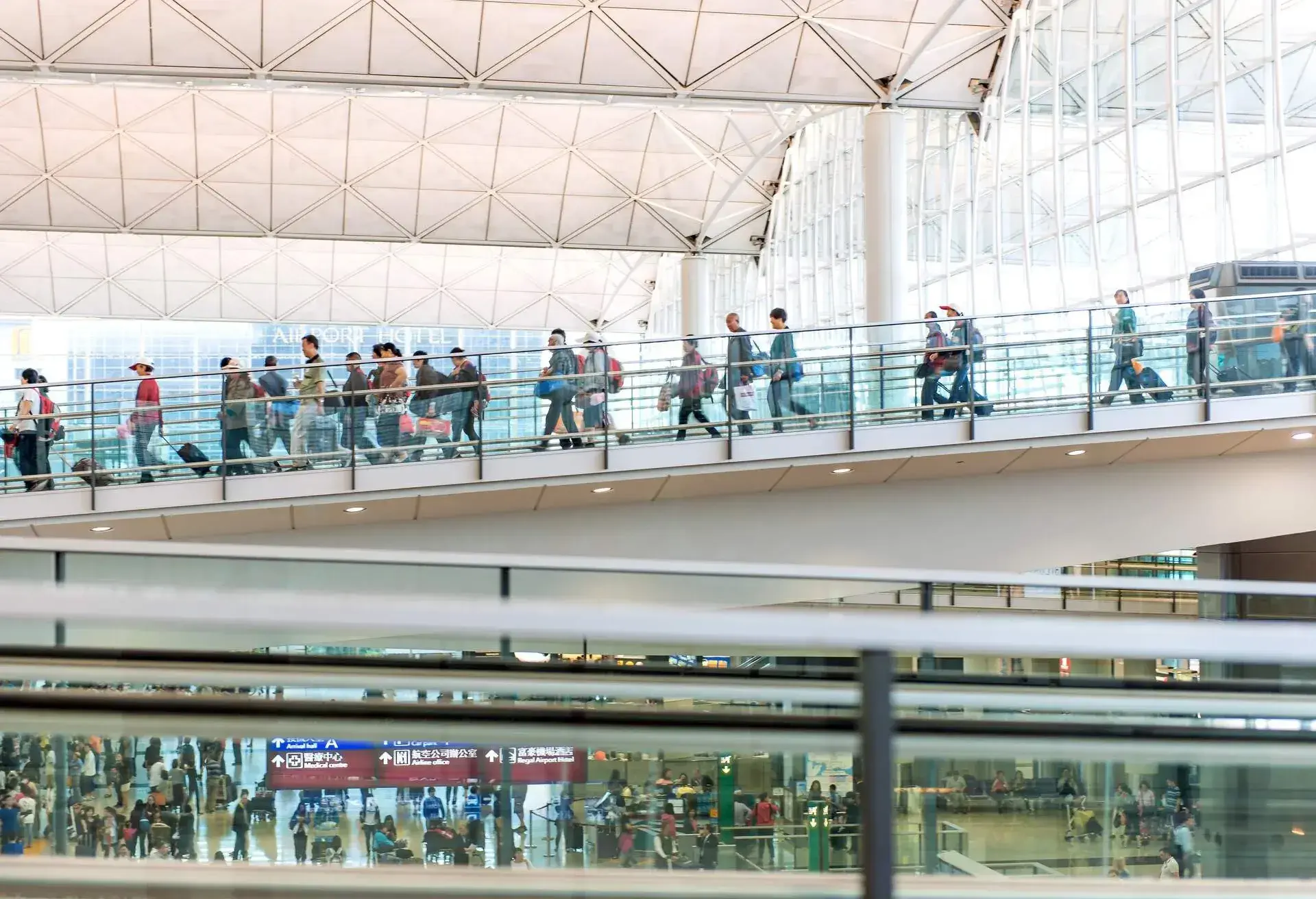 theme_flight_airport_gettyimages-466981374_universal_within-usage-period_25030.jpg