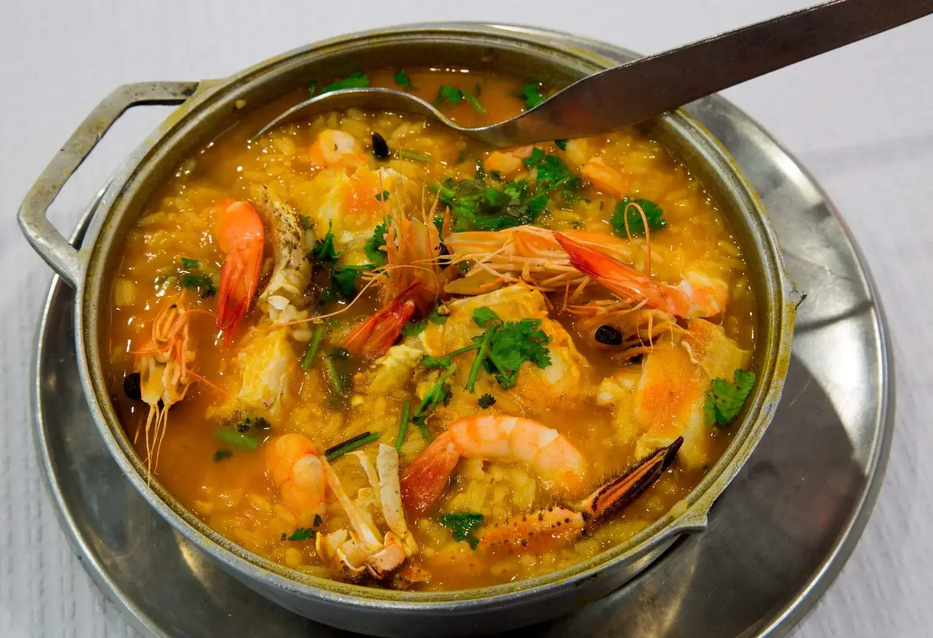 THEME_FOOD_PORTUGUESE_ARROZ-MARISCO_GettyImages-182557530