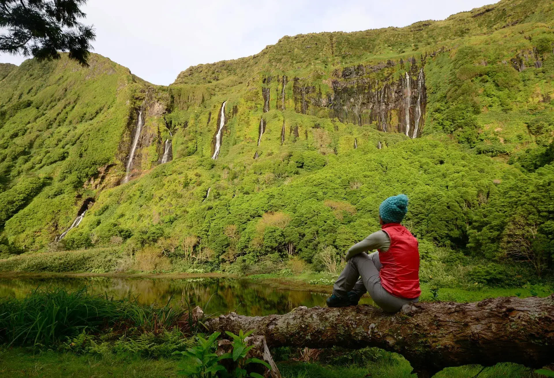 DEST_PORTUGAL_AZORES-ISLANDS_FLORES_GettyImages-666031488