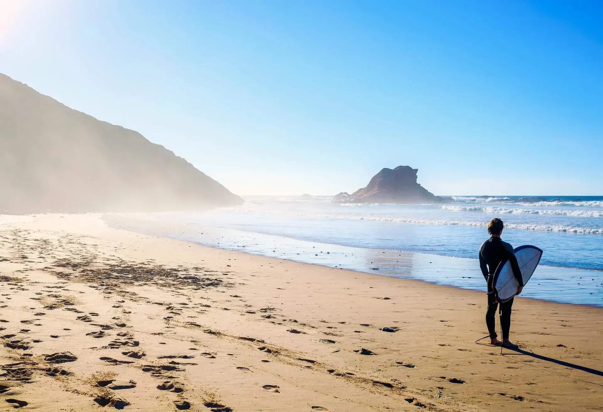dest_portugal_algarve_ponta_ruiva_beach_theme_surfing