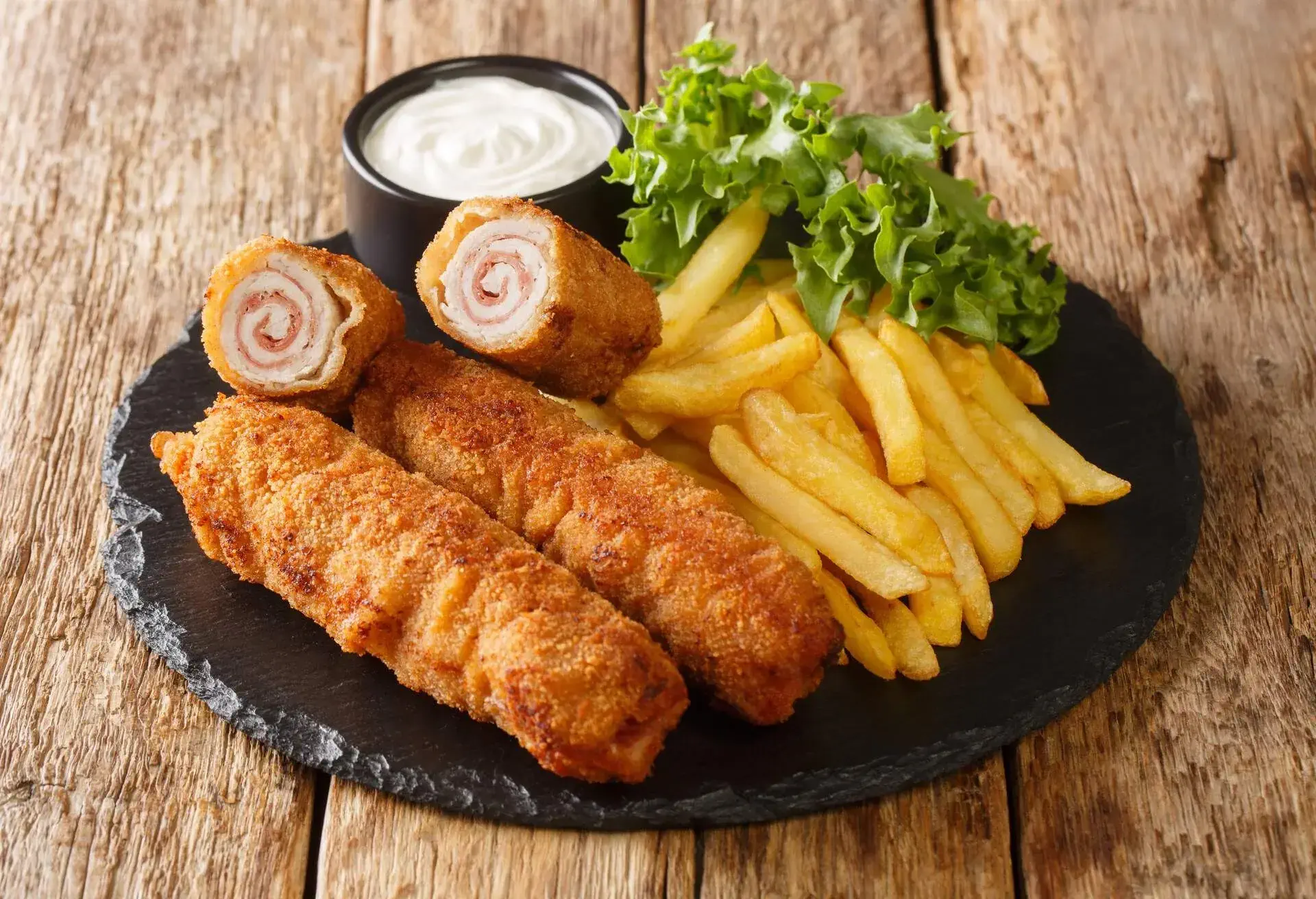 THEME_FOOD_SPANISH_FLAMENQUINES_GettyImages-1333222630