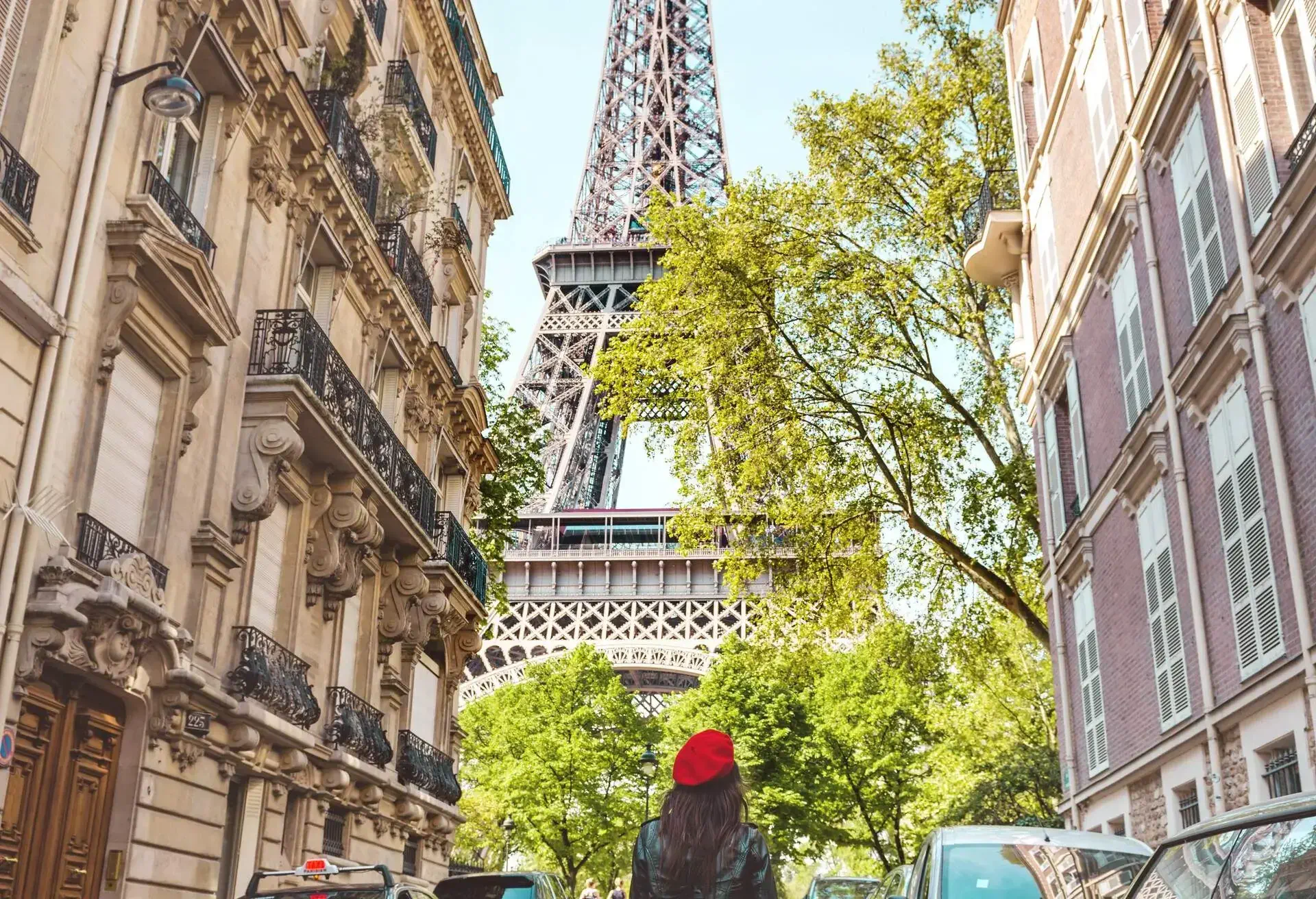 france_paris_eiffel-tower_person_woman
