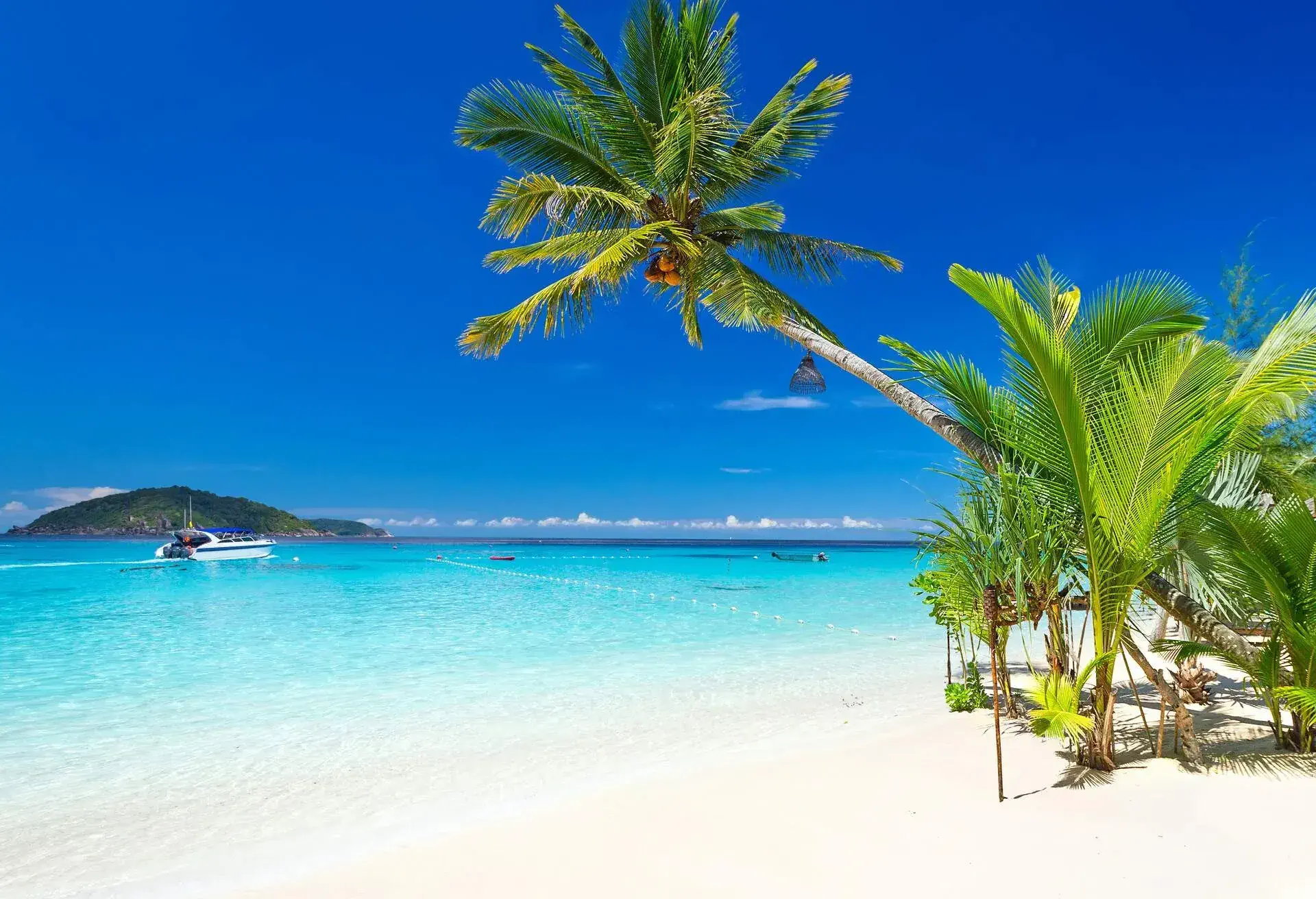 DEST_MEXICO_YUCATAN_PLAYA-DEL-CARMEN_THEME_BEACH_GettyImages-913653600.jpg
