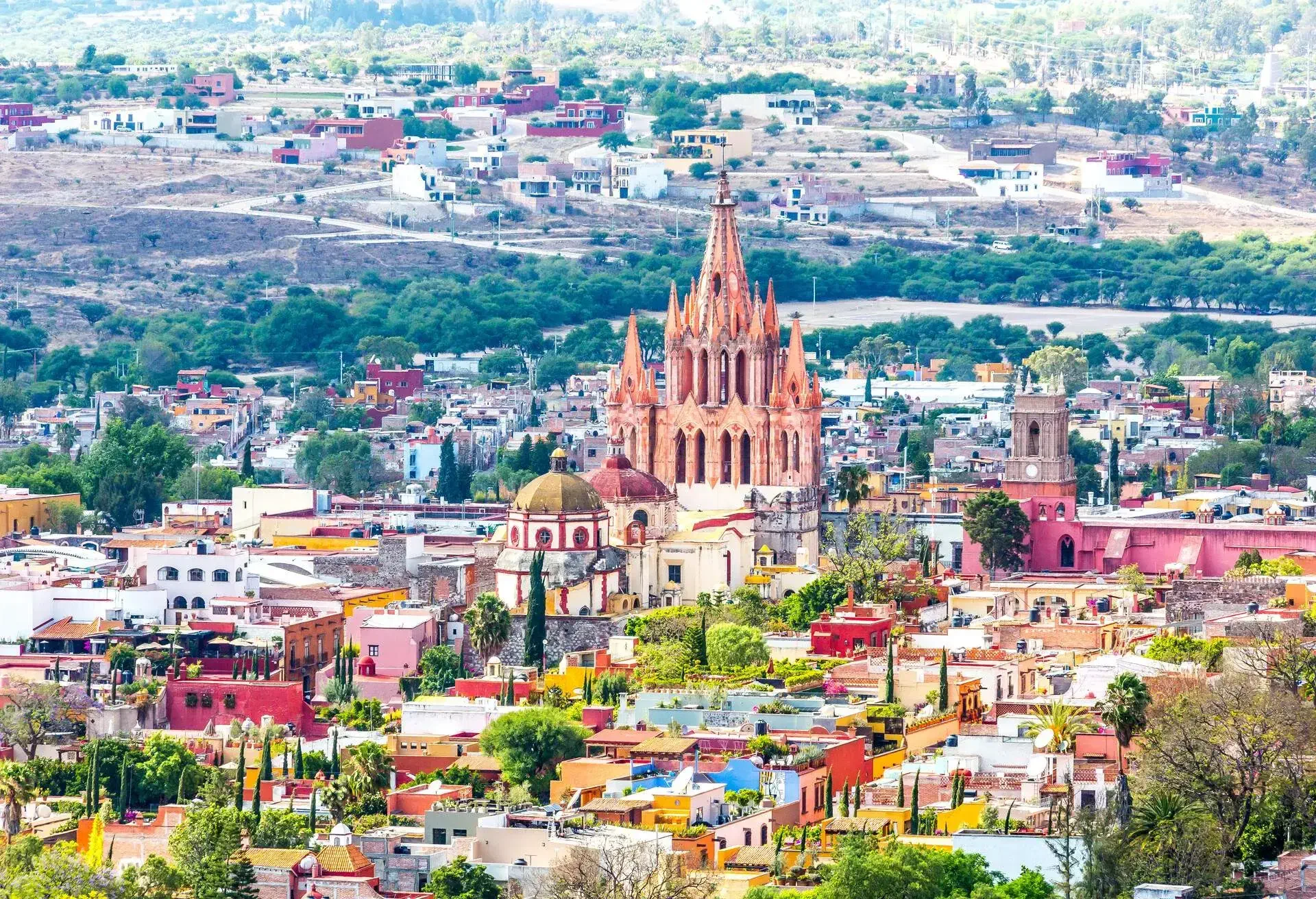 DEST-MEXICO-SAN MIGUEL DE ALLENDE-cityscape-GettyImages-488849415