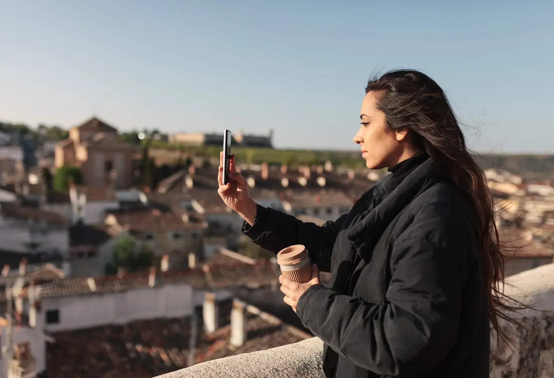 DEST_SPAIN_TOLEDO_VIEWPOINT_THEME_PEOPLE_DEVICE_GettyImages-1316429626