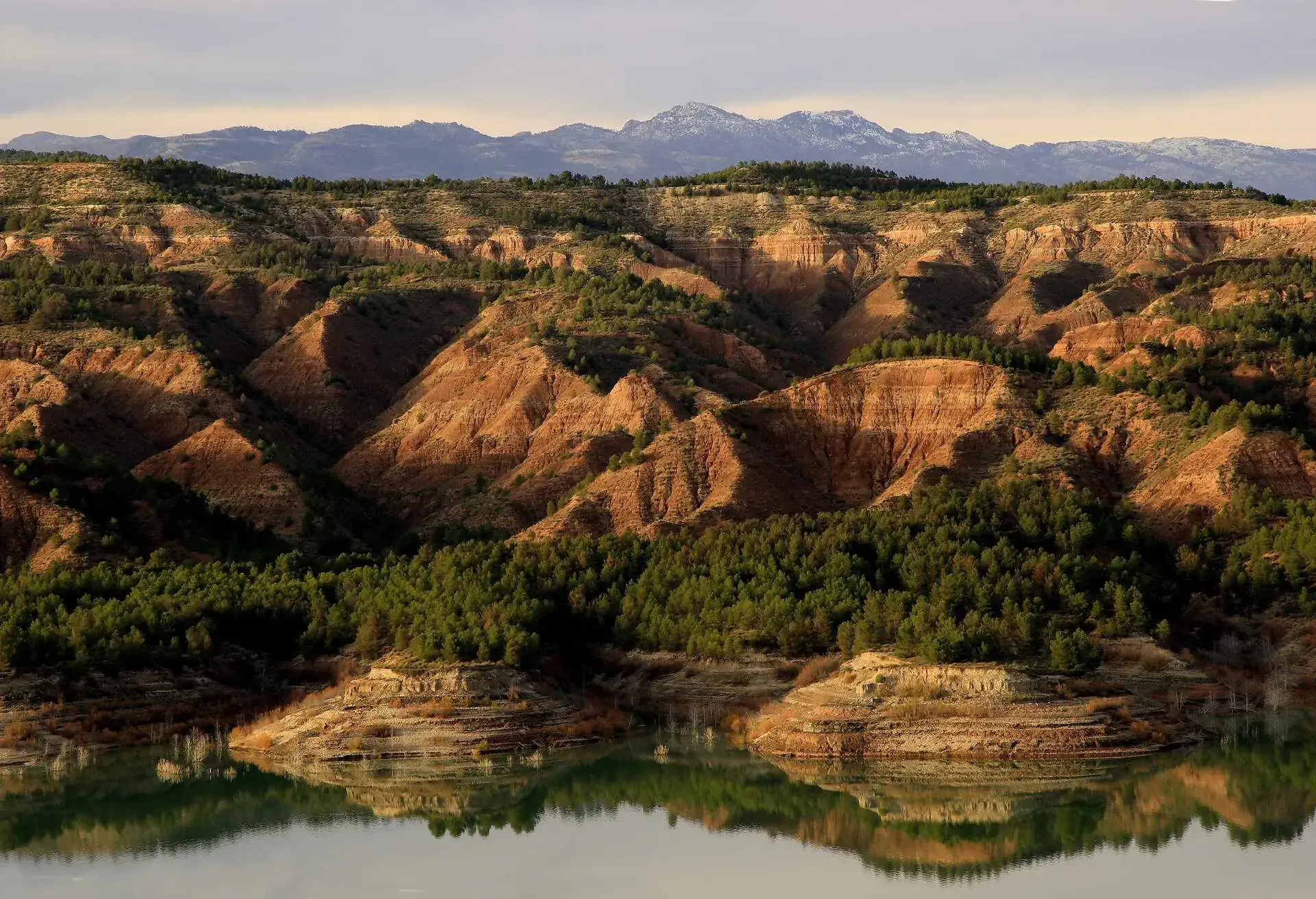 DEST_SPAIN_NEGRATIN_LAKE_GettyImages-123241798