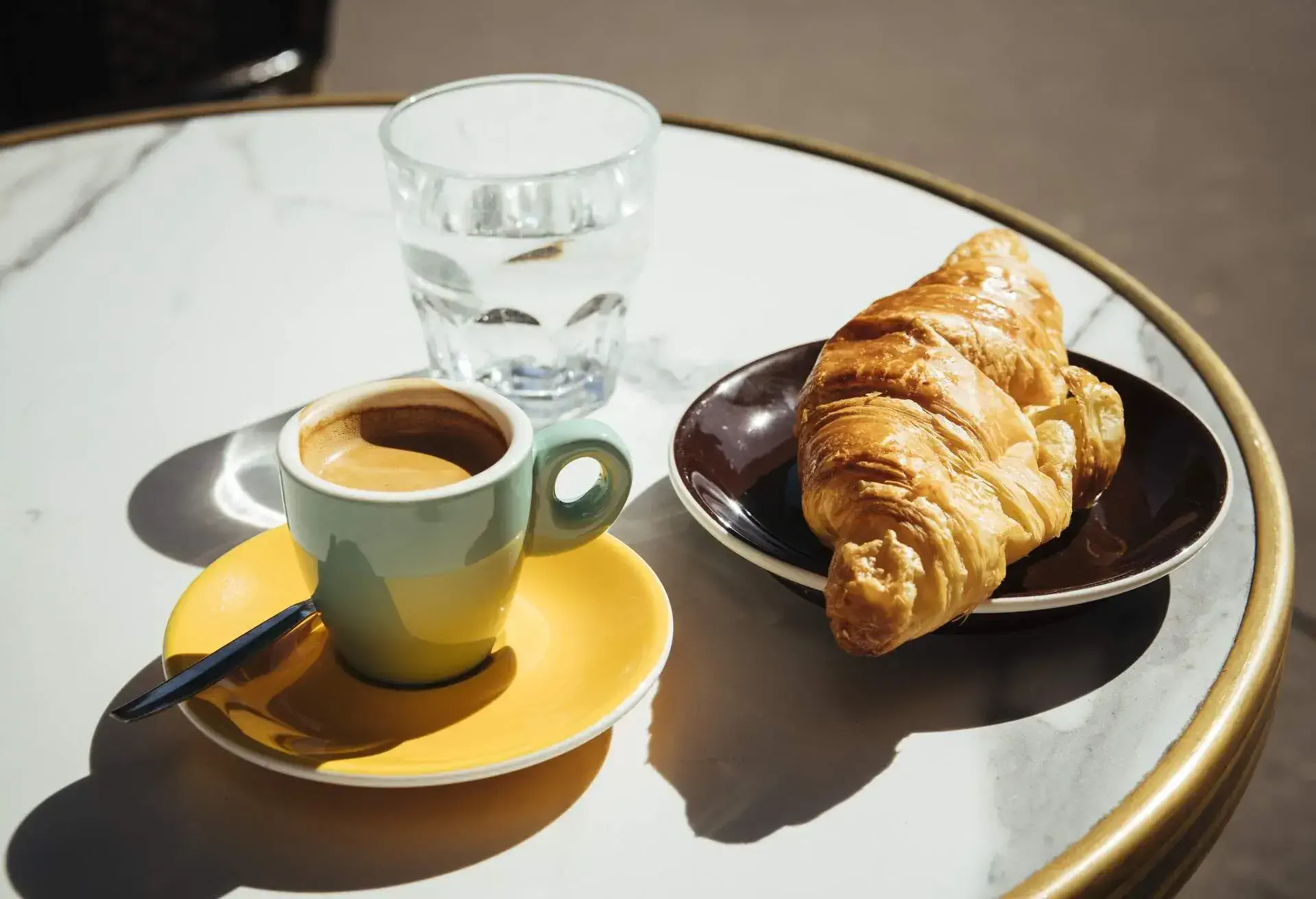 theme_food_croissant_coffee_french_breakfast_gettyimages