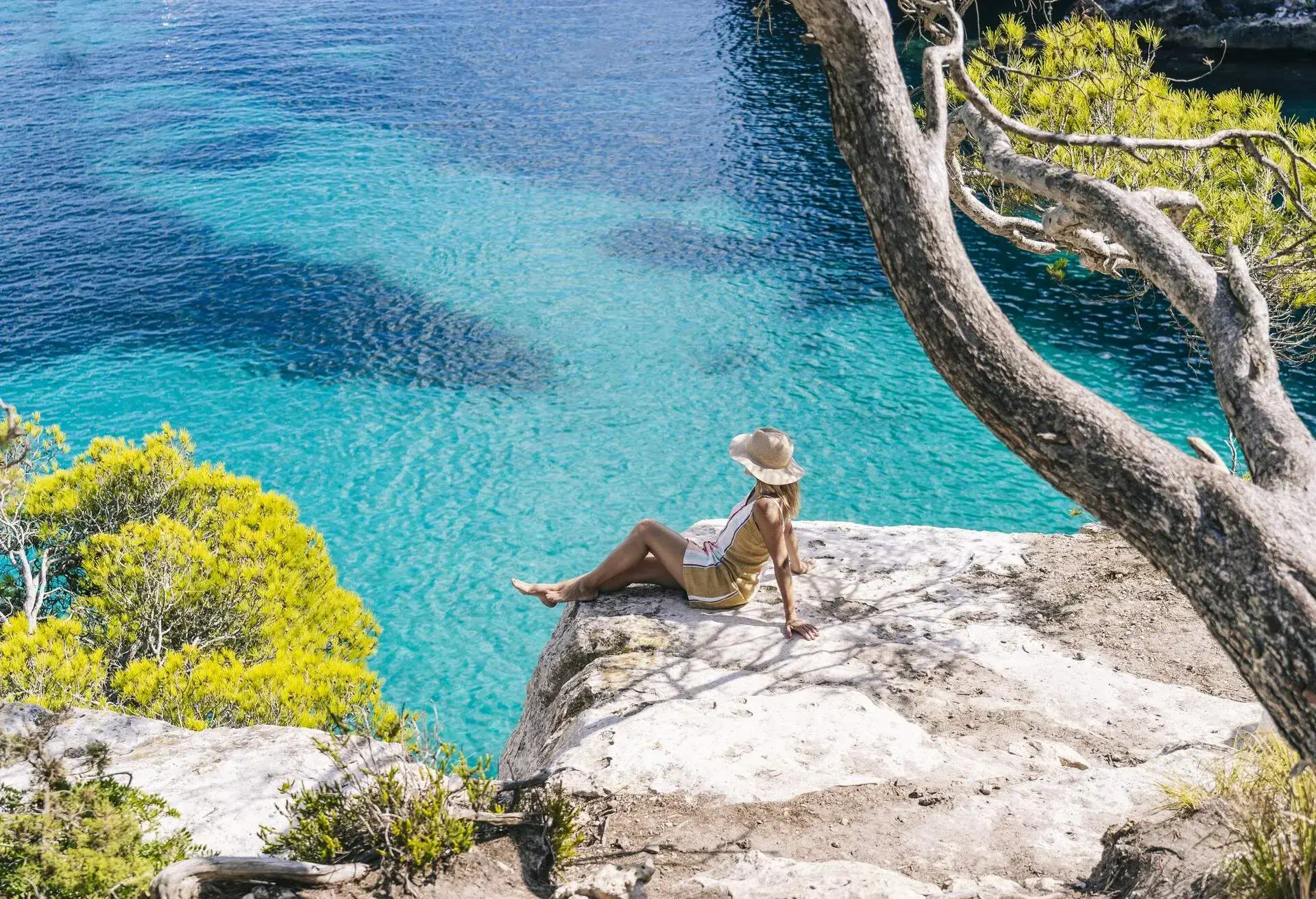 spain_mallorca_beach_woman