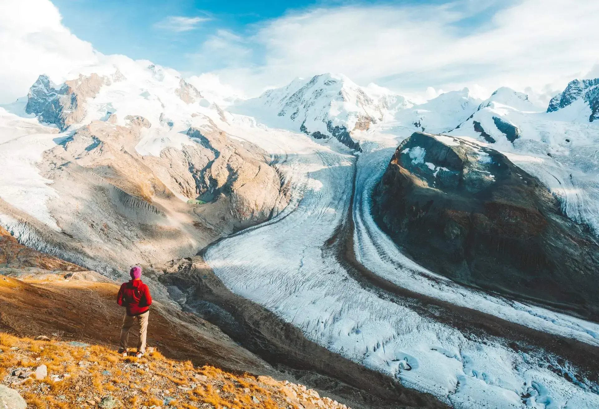 DEST_SWITZERLAND_MONTE-ROSA_Gorner Glacier_THEME_HIKING_GettyImages-1356375377