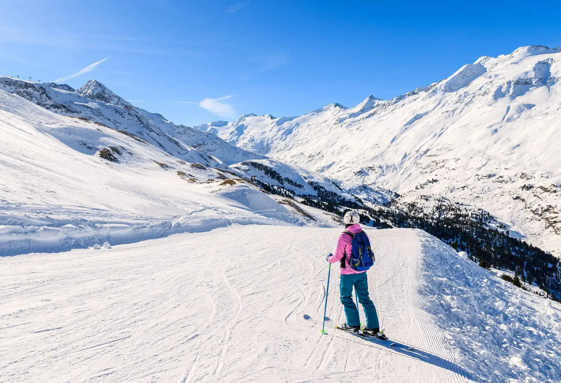 DEST_AUSTRIA_SOLDEN_Hochgurgl-Obergurgl_THEME_SKIING_shutterstock_1016151319
