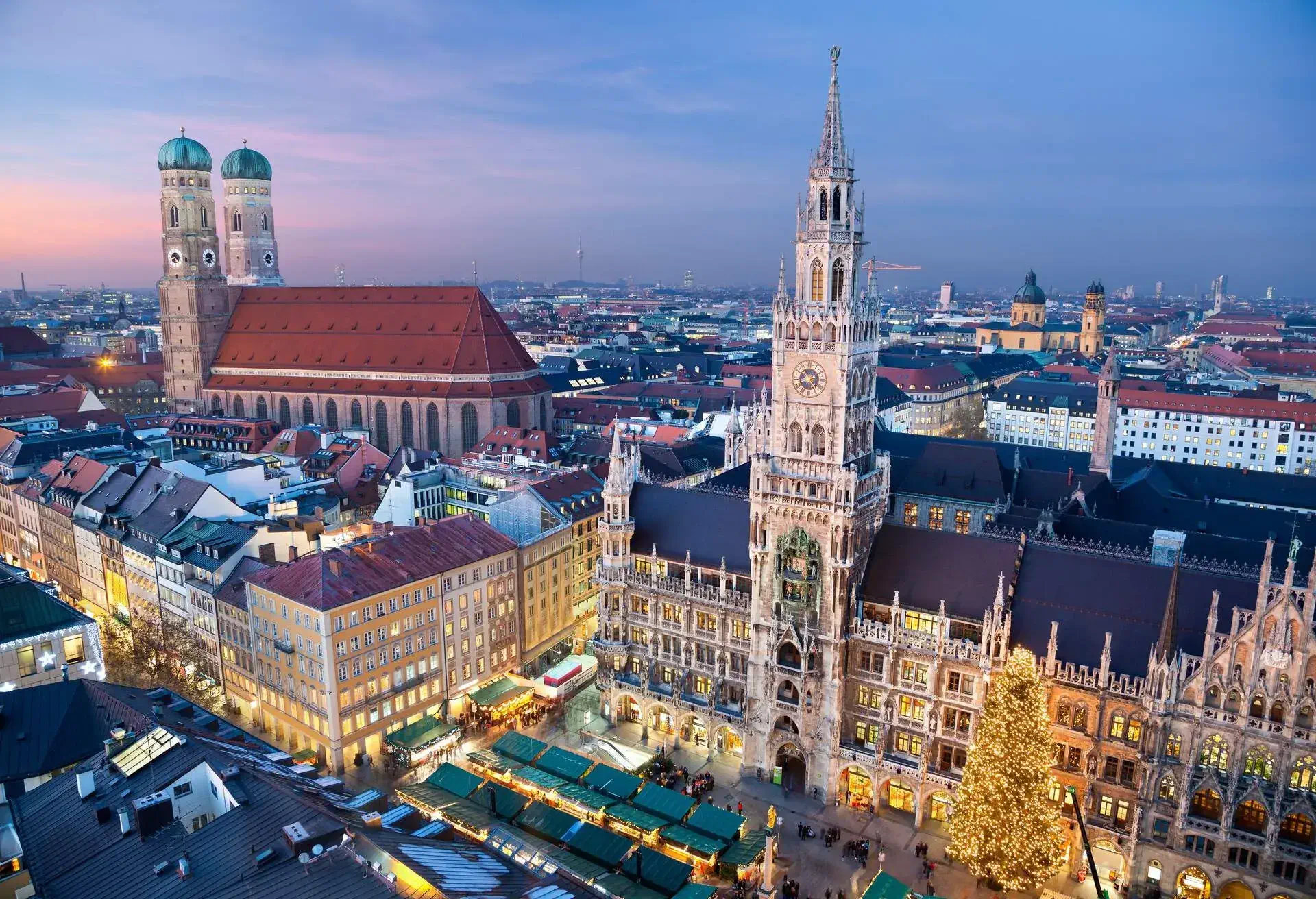 DEST_GERMANY_MUNICH_CHRISTMAS_MARKET_GettyImages-462498243