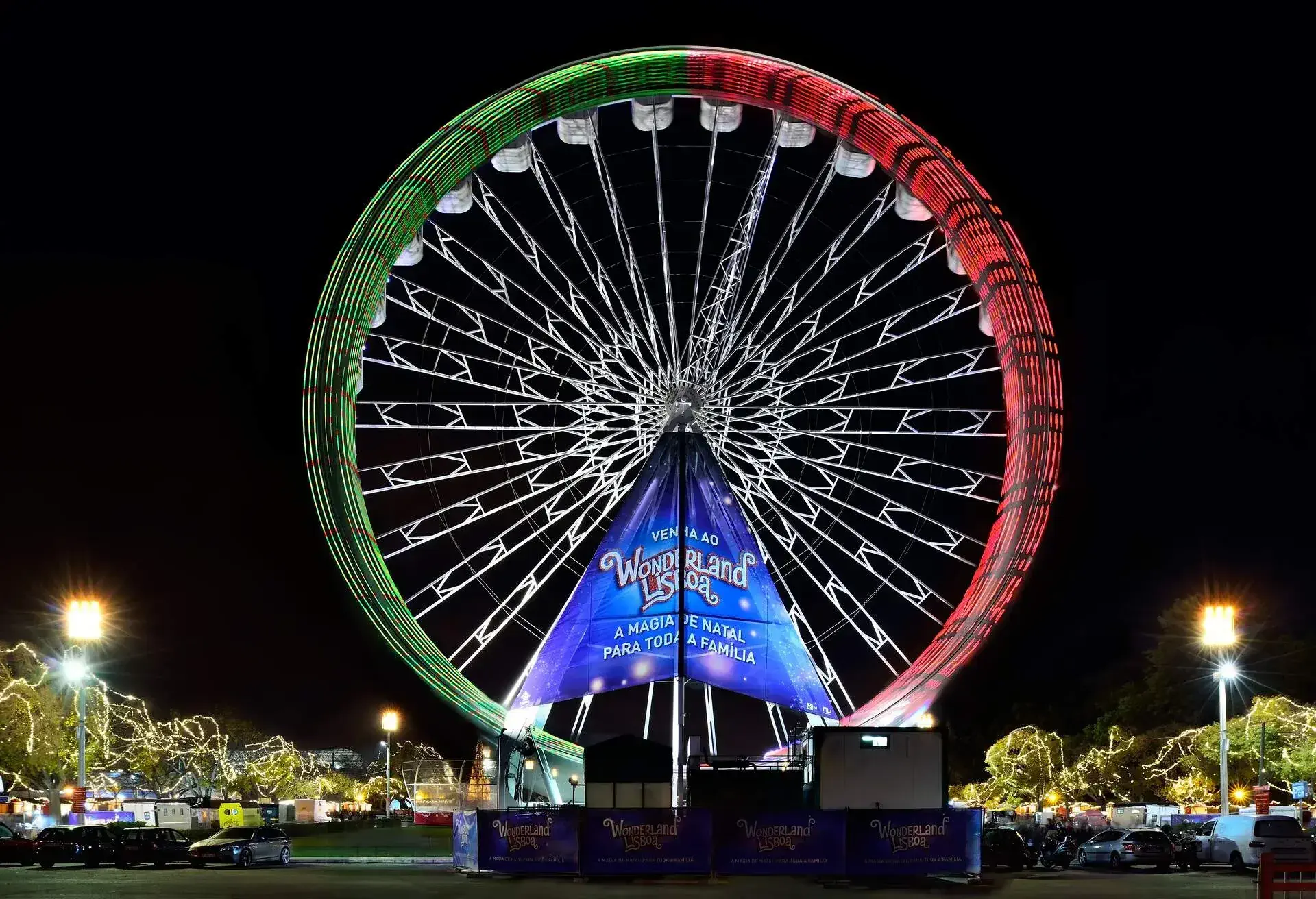 Giant Wheel at Christmas. Marquês de Pombal square, Lisbon