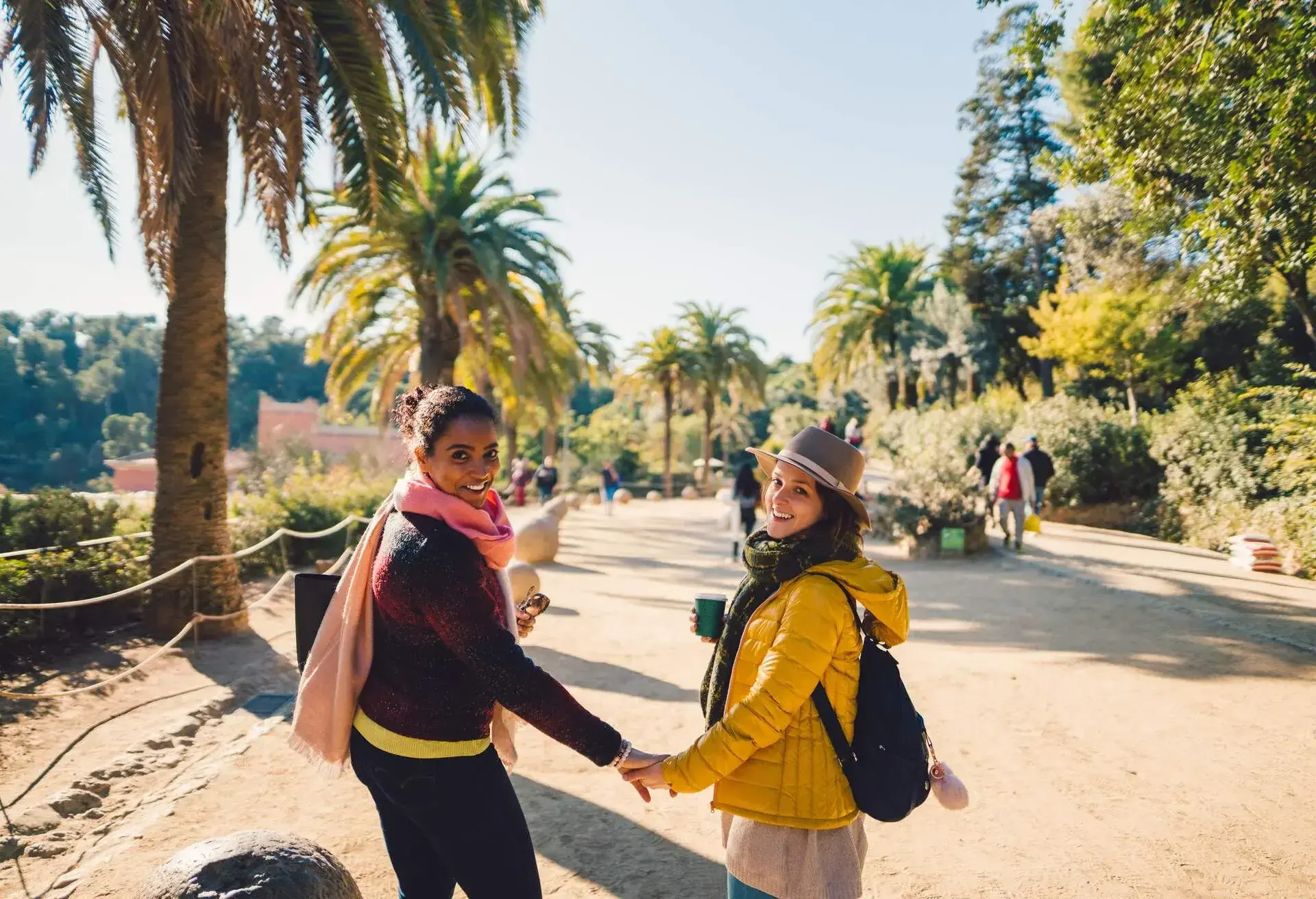 spain_barcelona_park_guell_people_women
