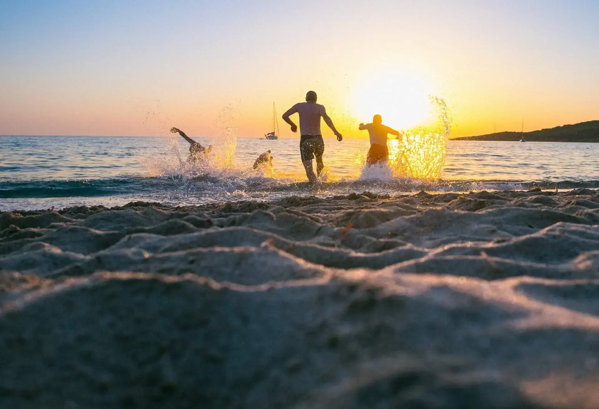 BEACH_PEOPLE_SEA_WATER_GettyImages-843586522