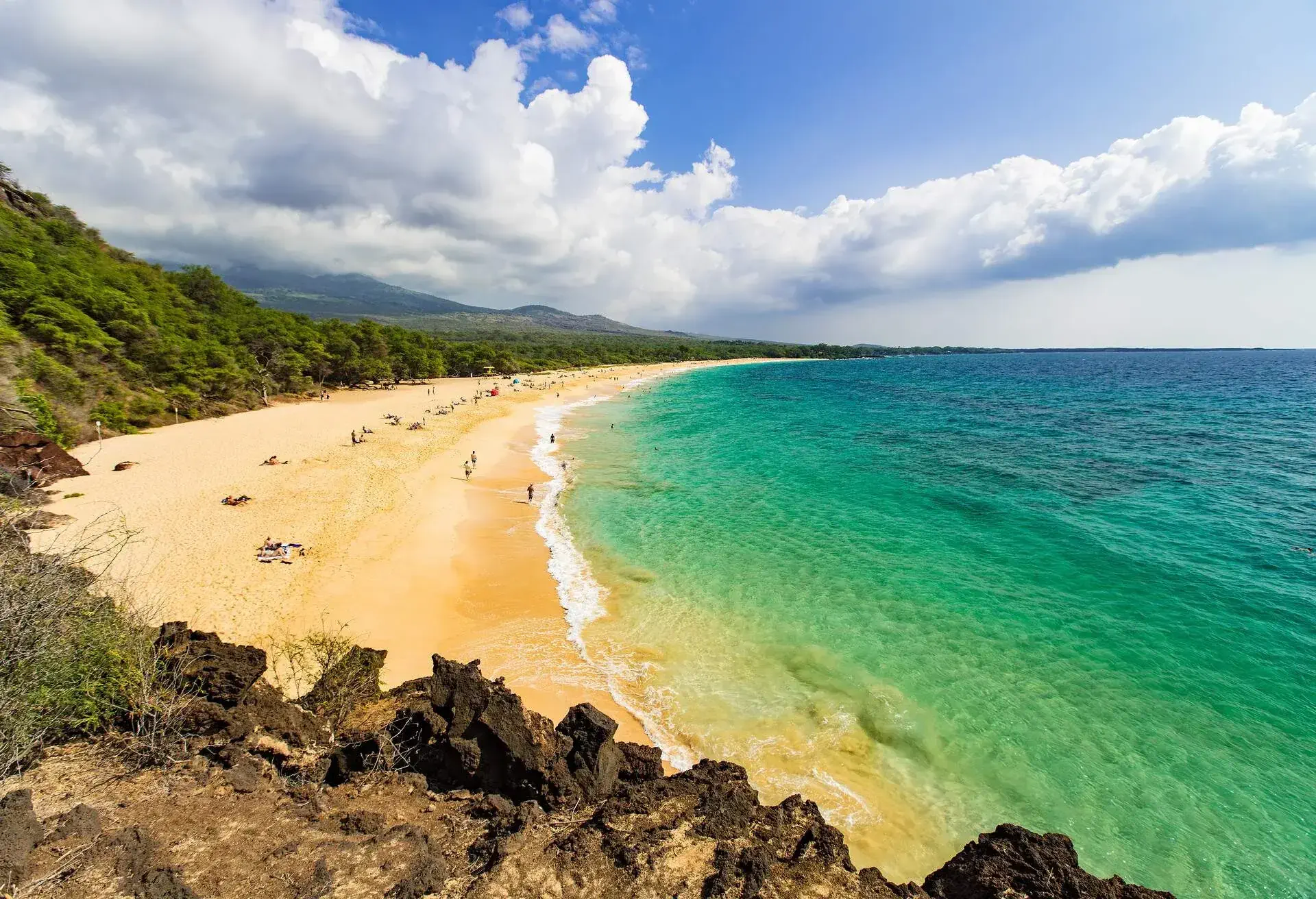 La gran playa de Maui, en Hawái