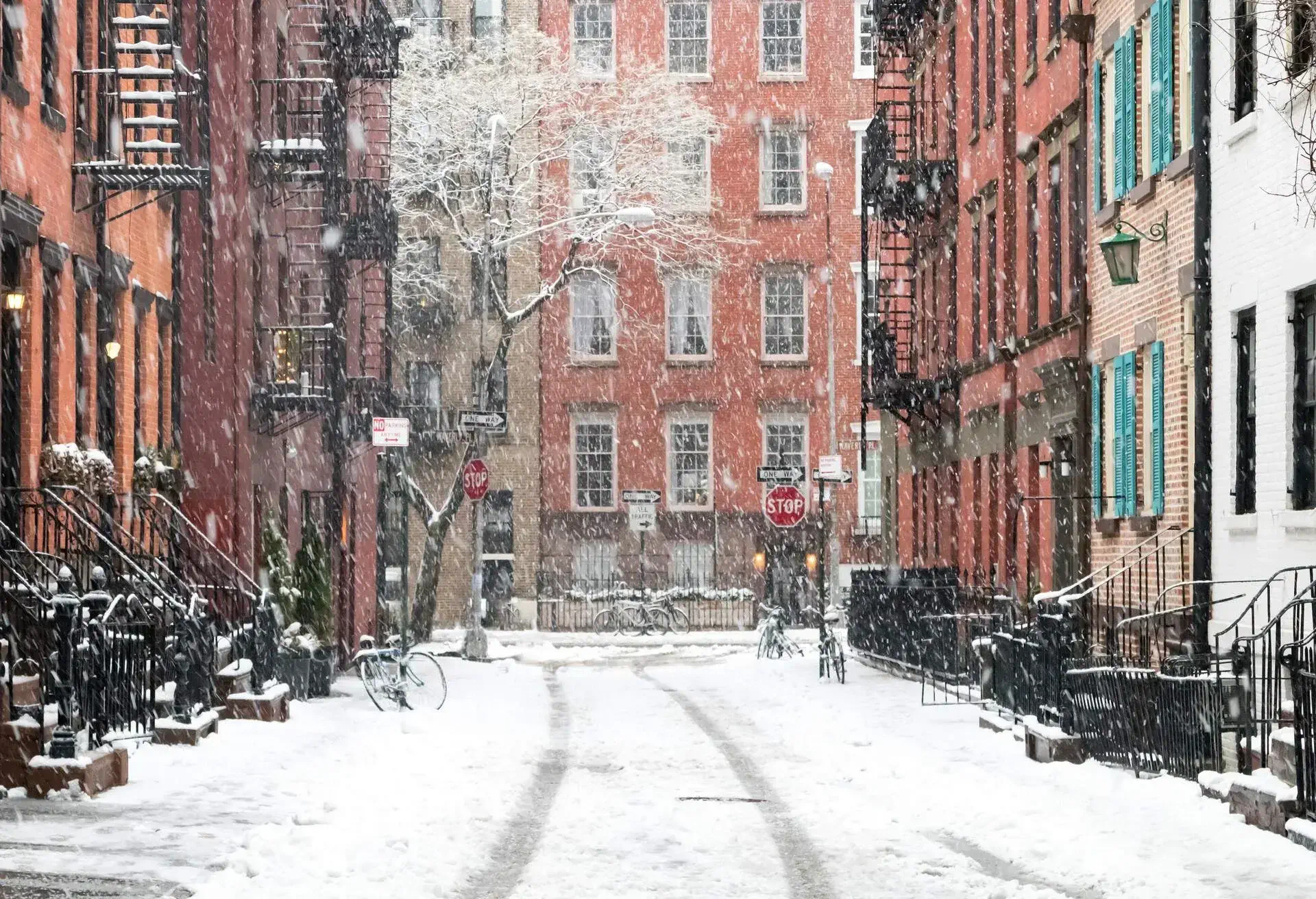 DEST_USA_NEW-YORK_NEW-YORK-CITY_GREENWICH-VILLAGE_WINTER_SNOW-GettyImages-1057930170