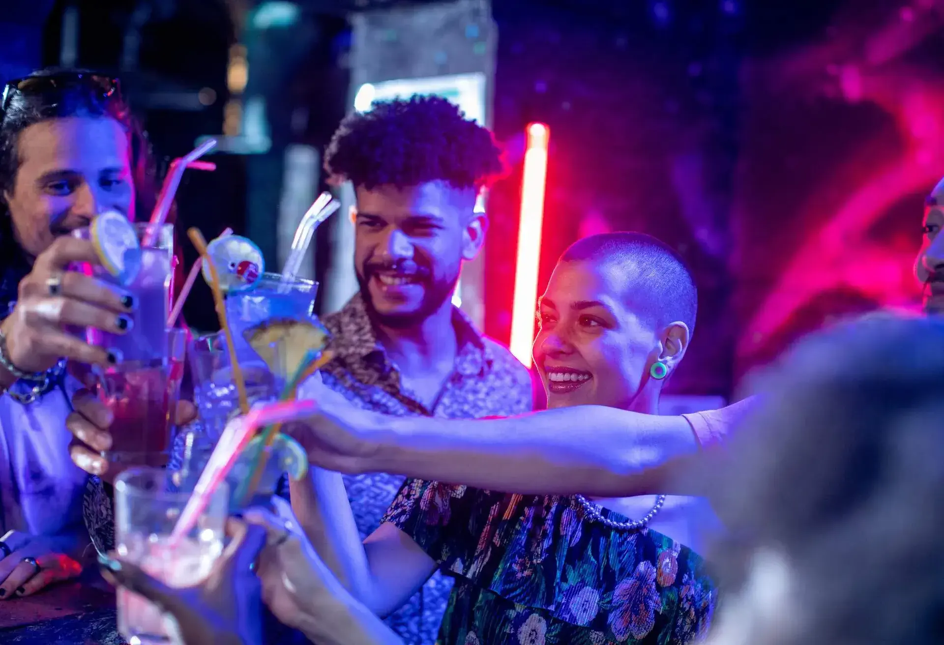 THEME_NIGHTLIFE_PEOPLE_FRIENDS_GettyImages-1404083222